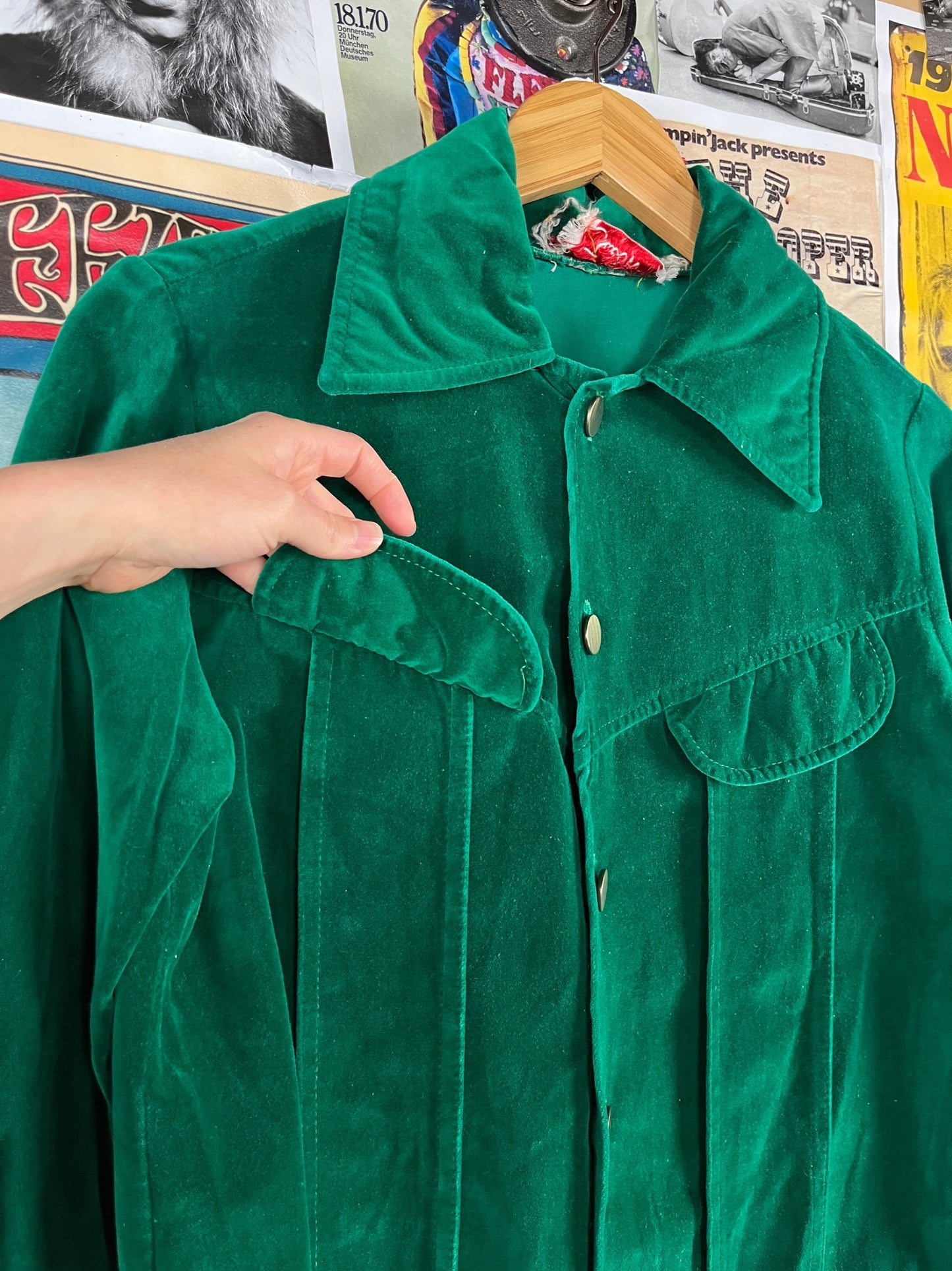 Vintage Men's Groovy 60s-70s Emerald Green Velvet Jack Winter Disco Shacket Shirt Jacket