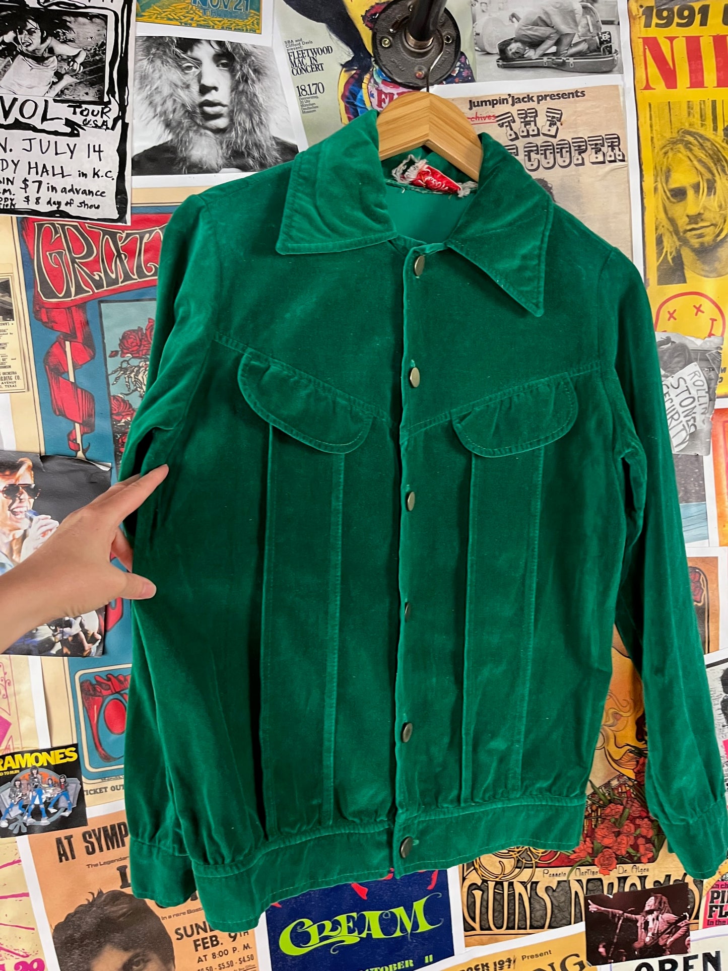 Vintage Men's Groovy 60s-70s Emerald Green Velvet Jack Winter Disco Shacket Shirt Jacket