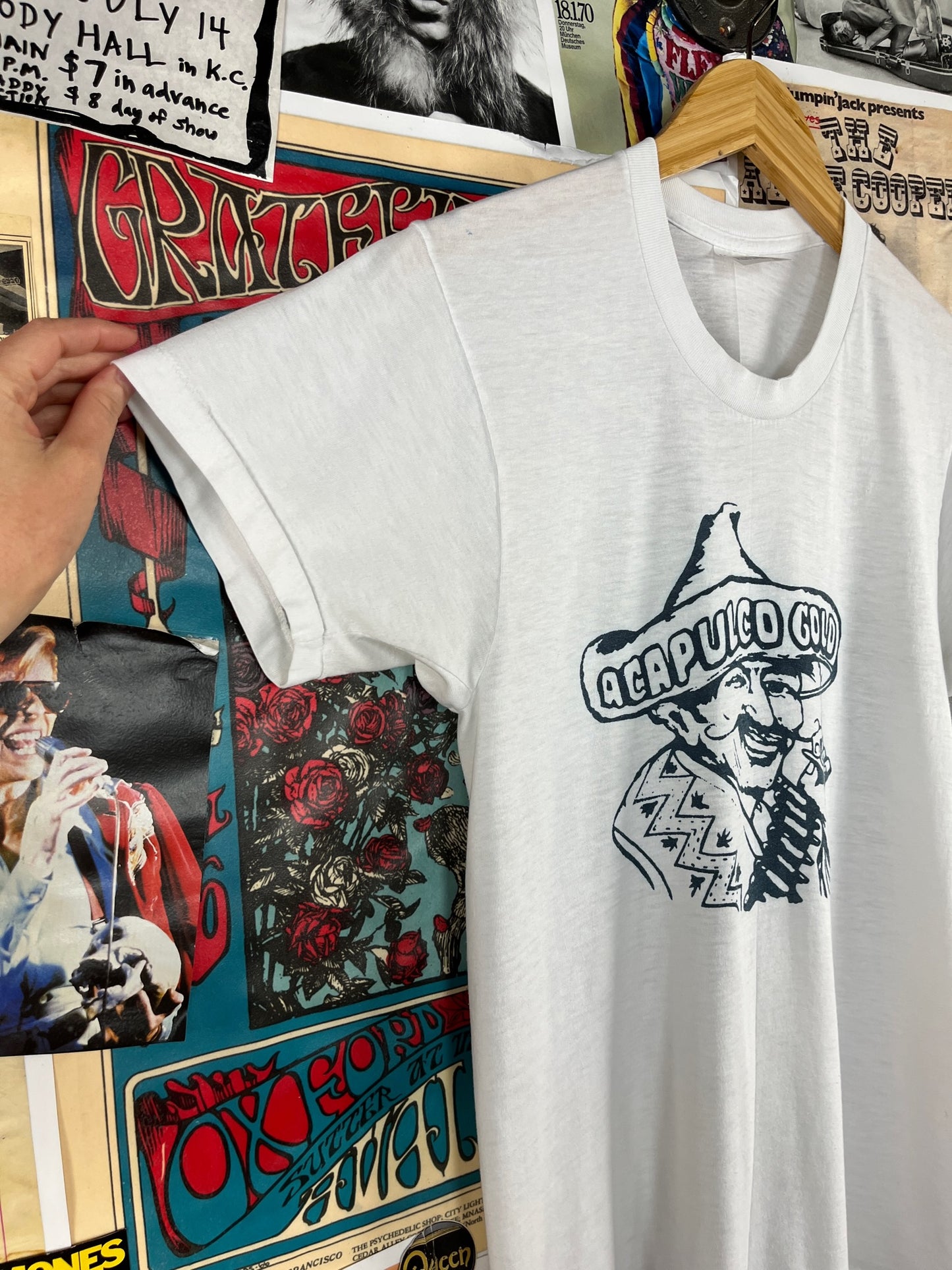Vintage 80s White Threadbare Acapulco Gold Cannabis Marijuana Weed Hispanic Graphic T-Shirt