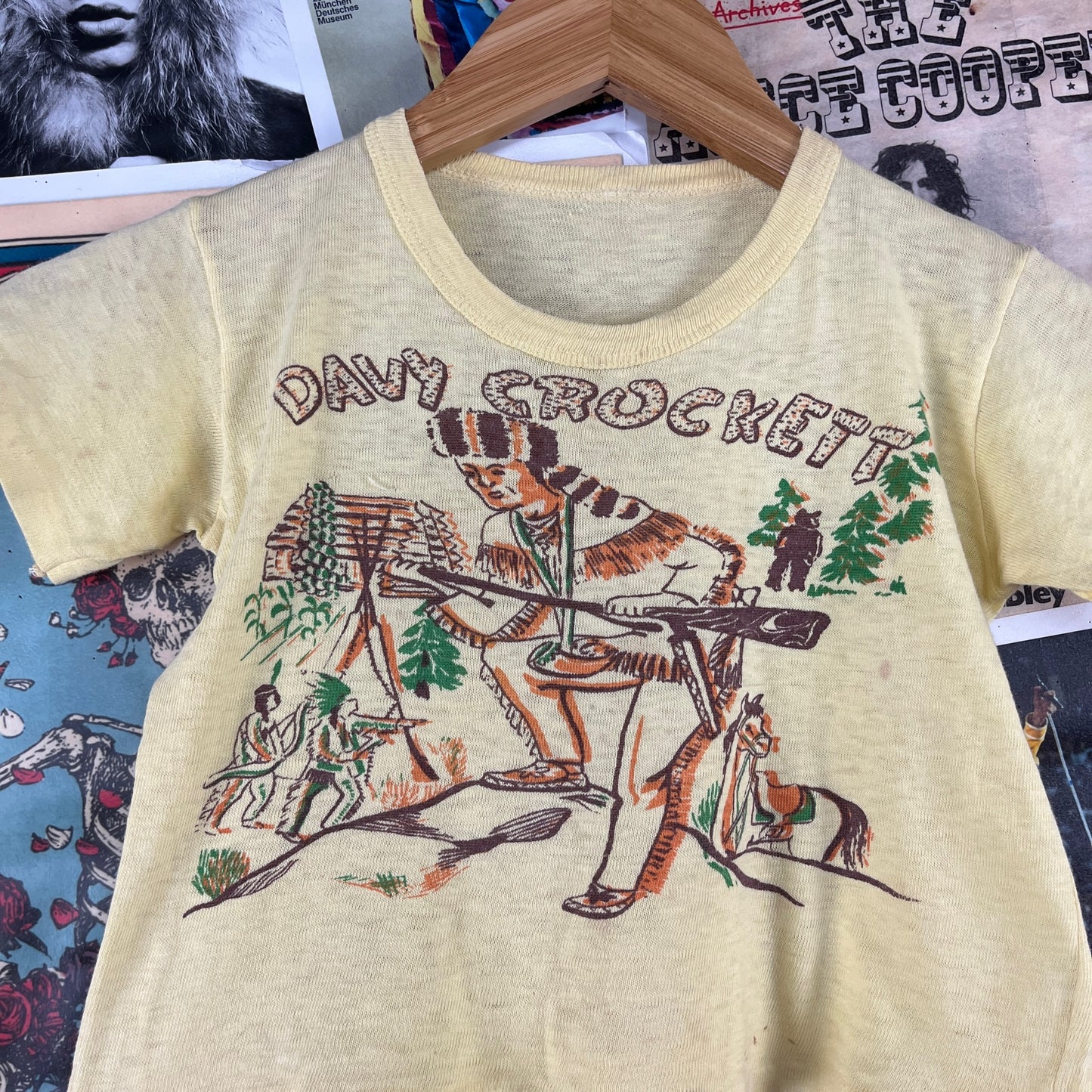 Vintage Kids 1950s Yellow Threadbare Davy Crockett Rockabilly Graphic T-Shirt Size 5 Ages 4-5