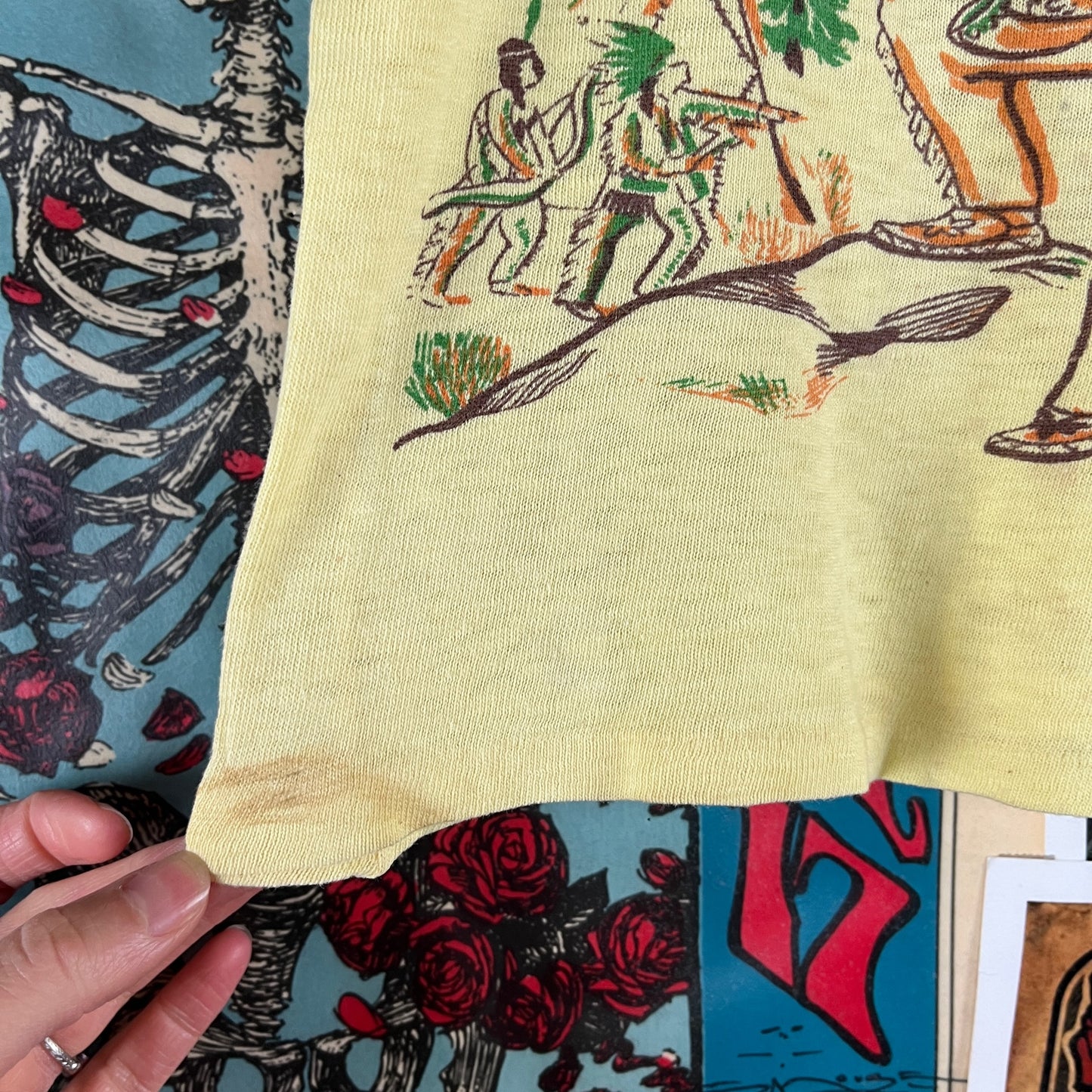 Vintage Kids 1950s Yellow Threadbare Davy Crockett Rockabilly Graphic T-Shirt Size 5 Ages 4-5