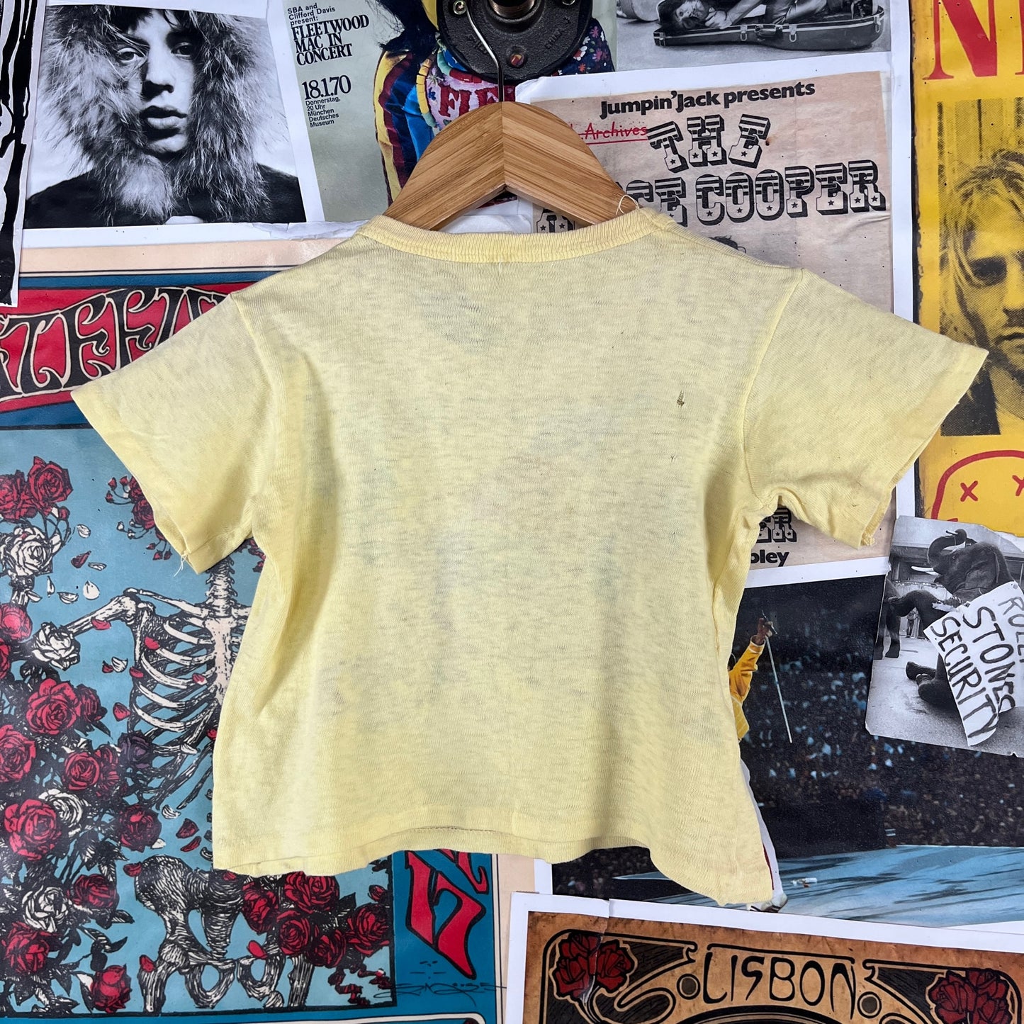Vintage Kids 1950s Yellow Threadbare Davy Crockett Rockabilly Graphic T-Shirt Size 5 Ages 4-5