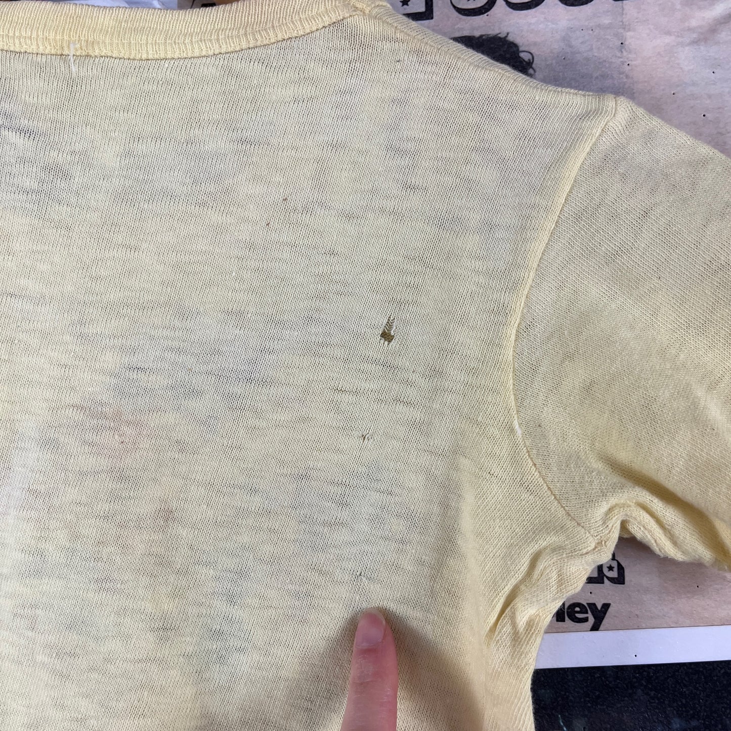 Vintage Kids 1950s Yellow Threadbare Davy Crockett Rockabilly Graphic T-Shirt Size 5 Ages 4-5