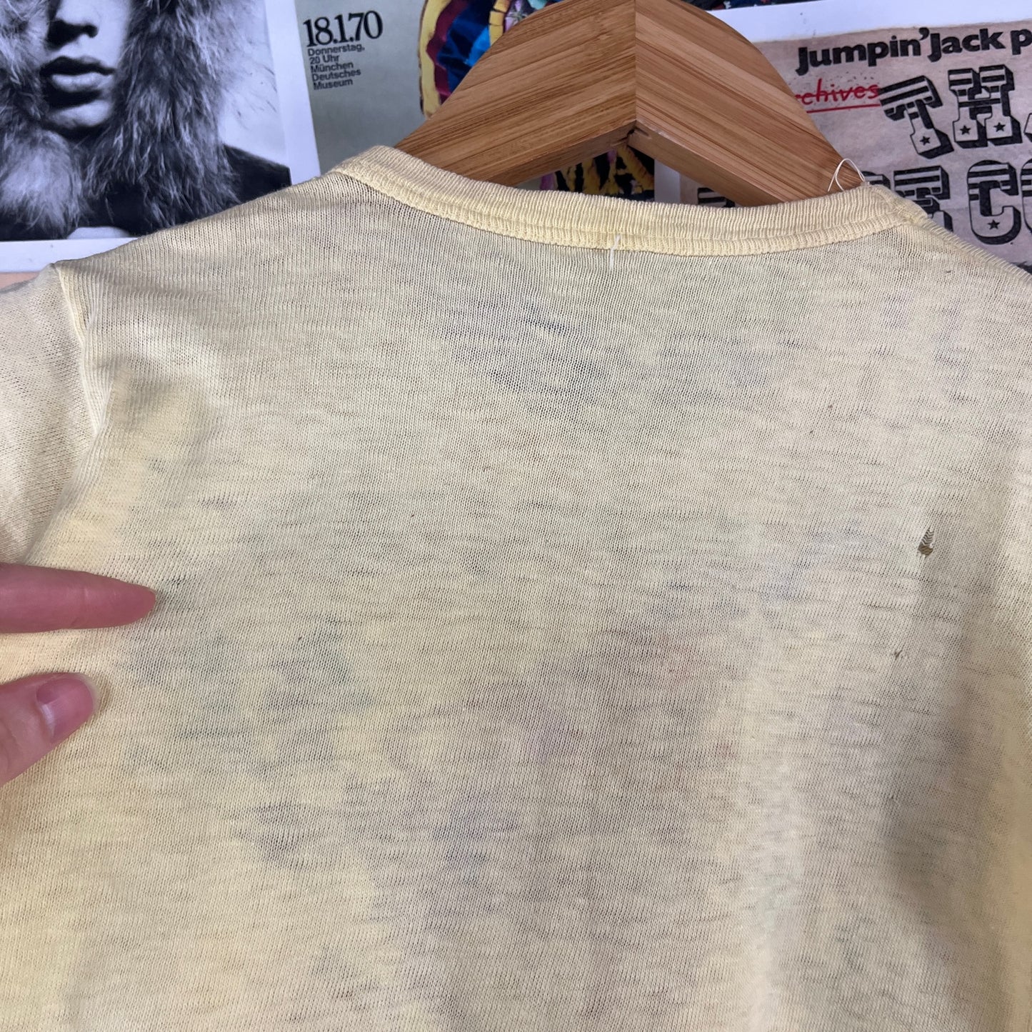 Vintage Kids 1950s Yellow Threadbare Davy Crockett Rockabilly Graphic T-Shirt Size 5 Ages 4-5