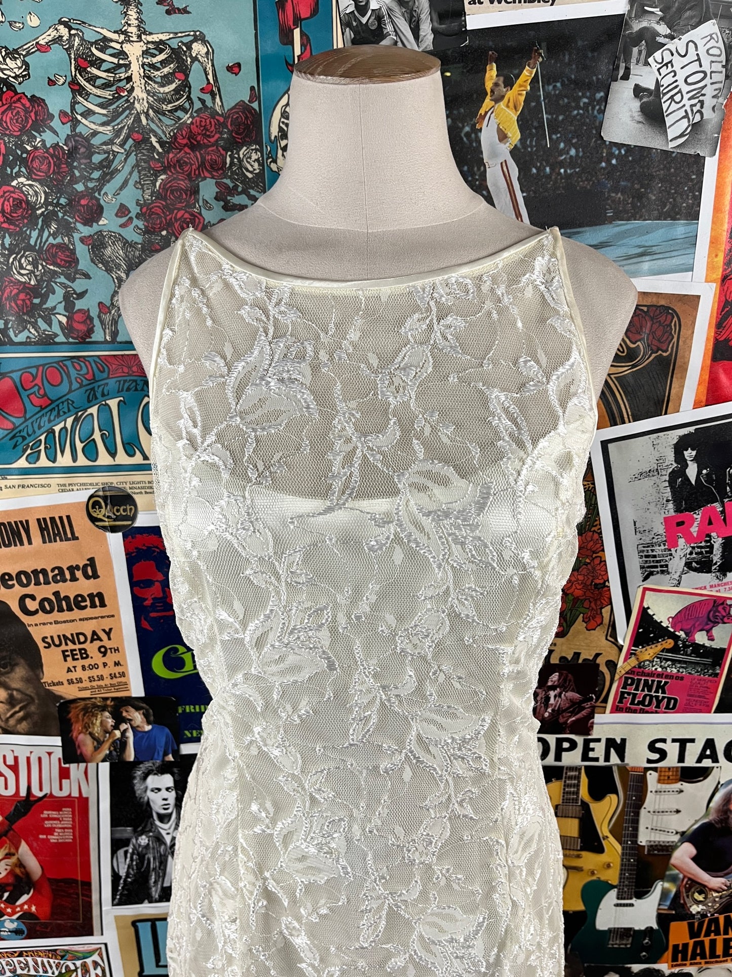 Vintage Womens 90s Ivory White Floral Lace Beaded Strap Sleeveless Backless Boatneck Scott McClintock Wedding Evening Prom Dress XS