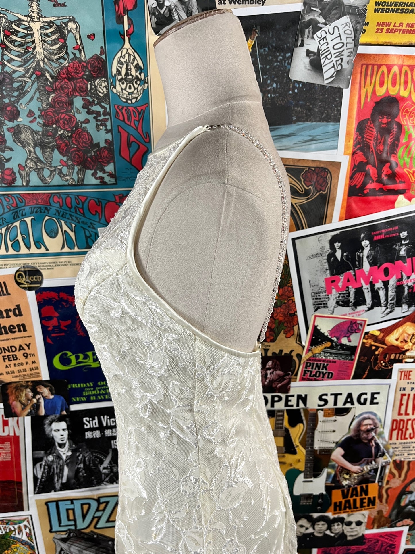 Vintage Womens 90s Ivory White Floral Lace Beaded Strap Sleeveless Backless Boatneck Scott McClintock Wedding Evening Prom Dress XS