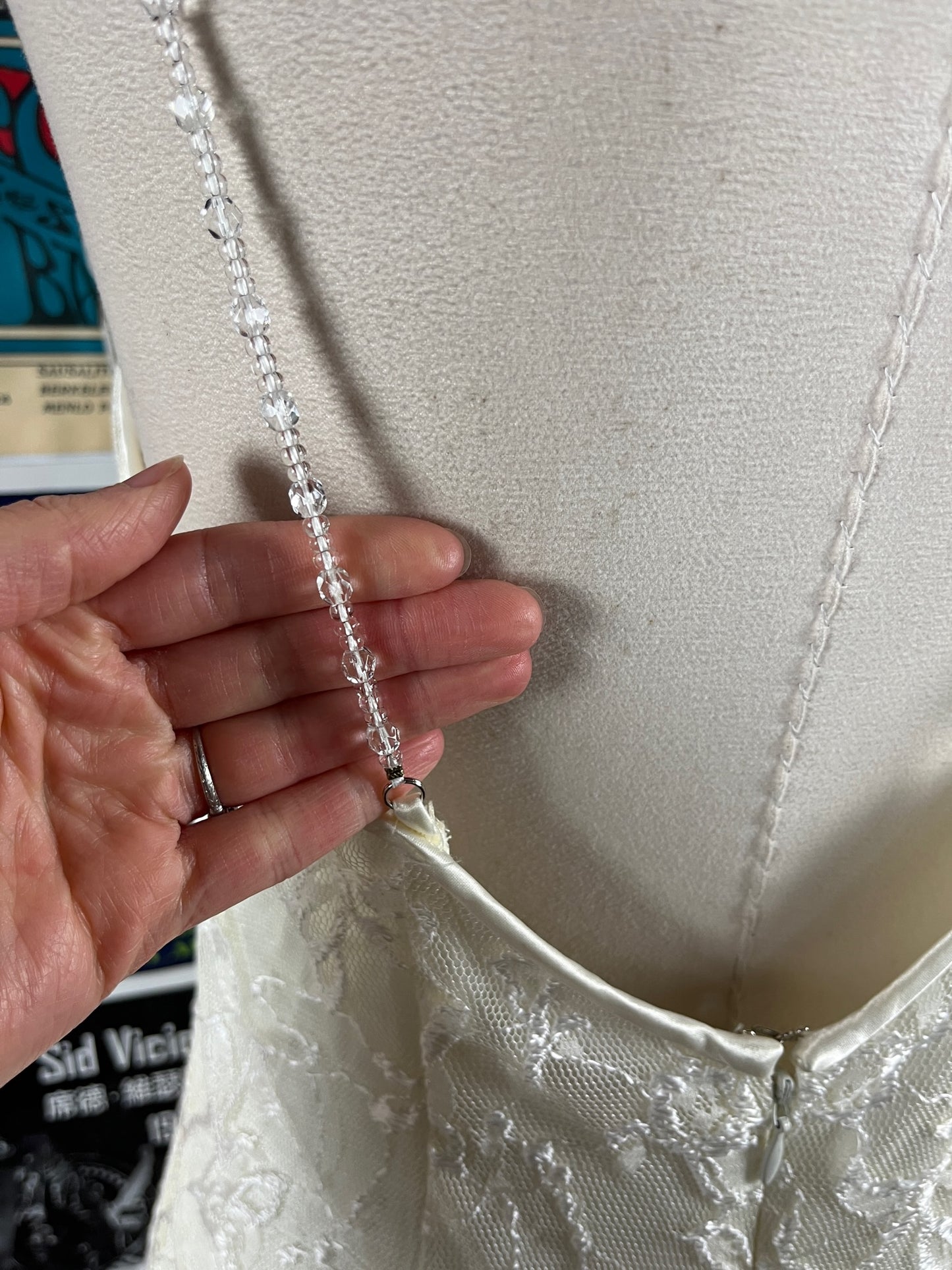 Vintage Womens 90s Ivory White Floral Lace Beaded Strap Sleeveless Backless Boatneck Scott McClintock Wedding Evening Prom Dress XS