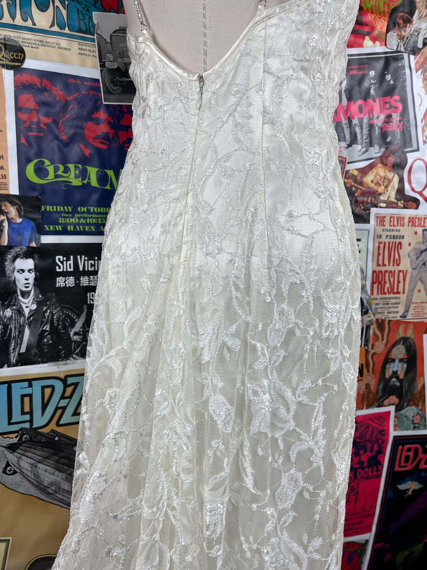 Vintage Womens 90s Ivory White Floral Lace Beaded Strap Sleeveless Backless Boatneck Scott McClintock Wedding Evening Prom Dress XS
