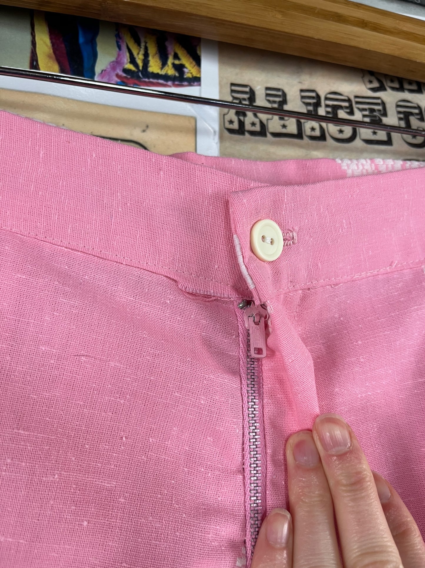 Vintage Women's 60s-70s Mod Pink White Daisy Flower Power Floral Print Wide Leg Trouser Pants 25x31