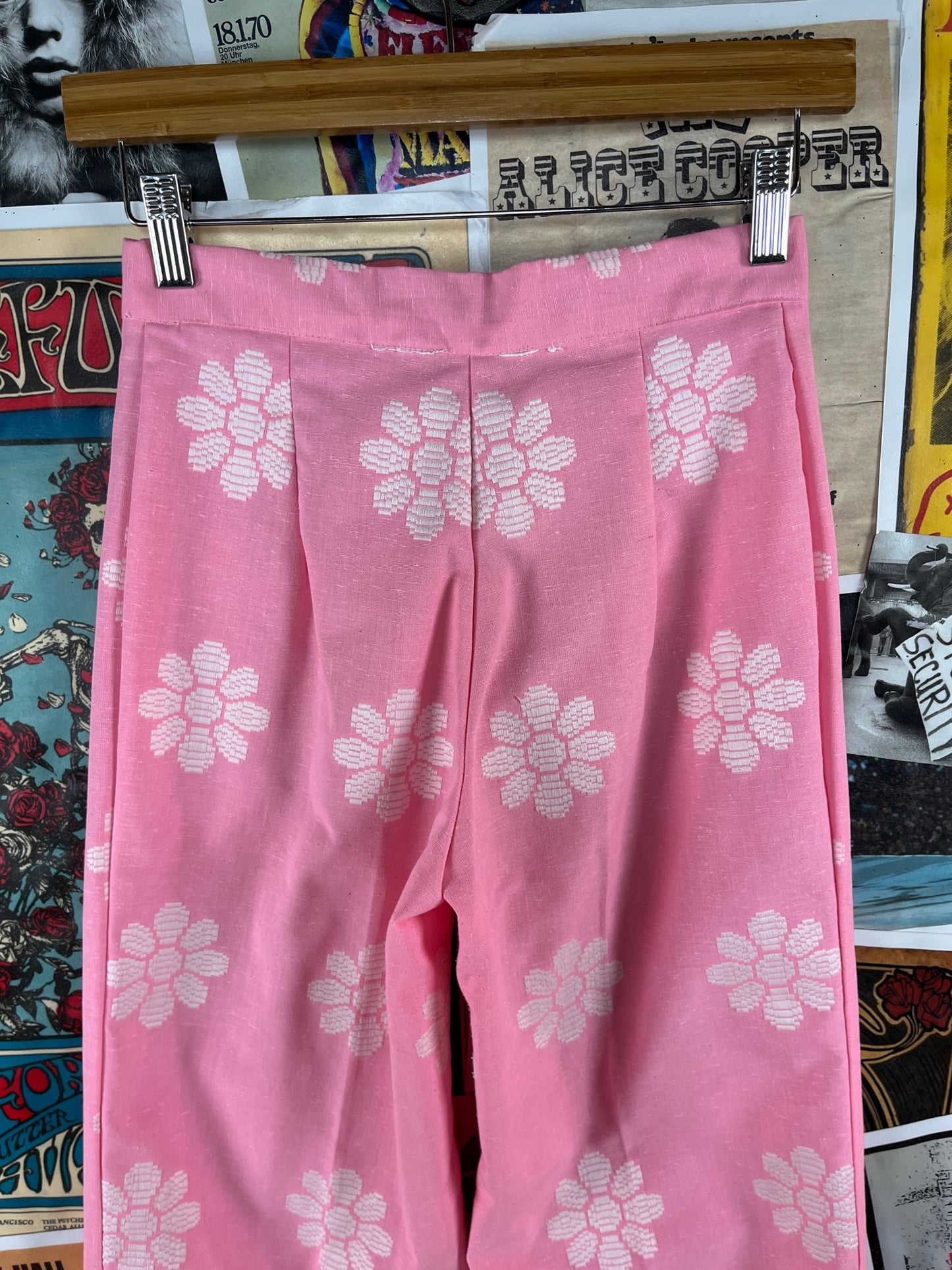 Vintage Women's 60s-70s Mod Pink White Daisy Flower Power Floral Print Wide Leg Trouser Pants 25x31
