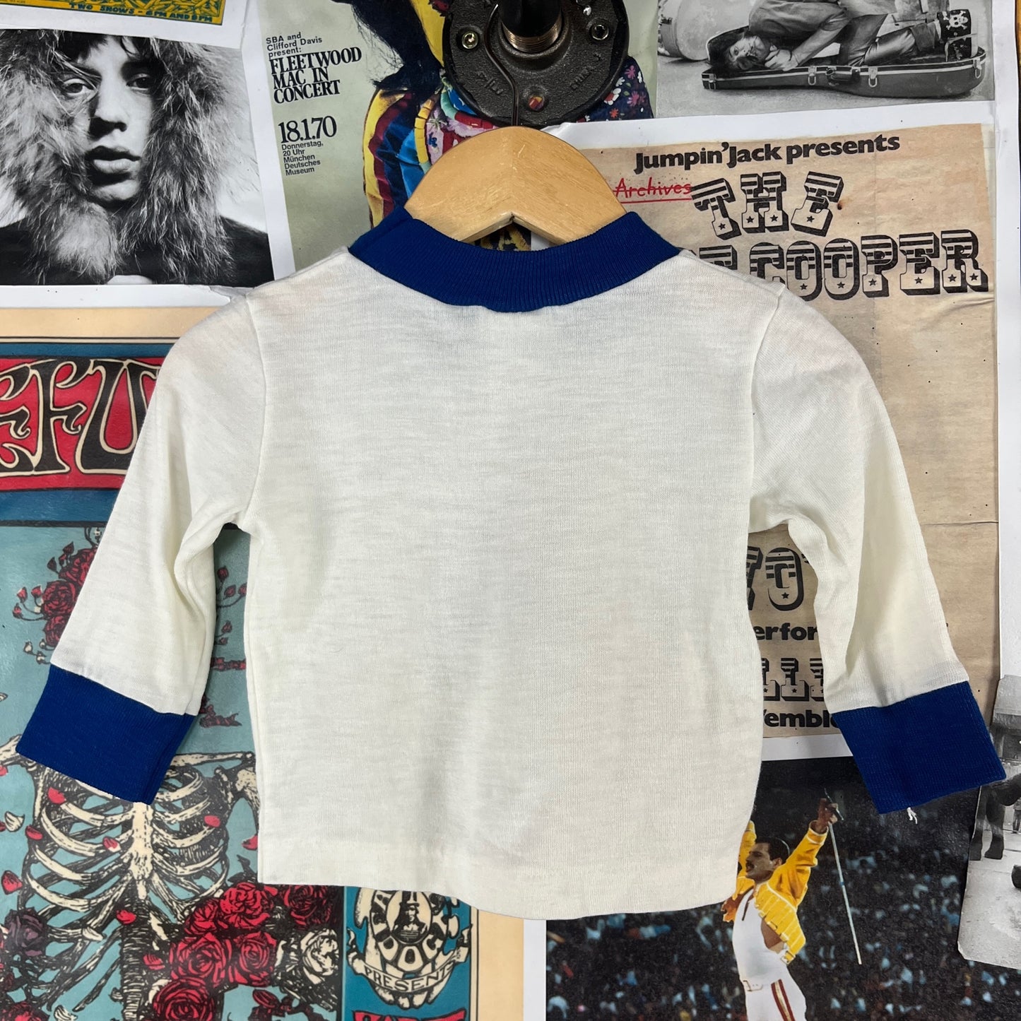 Adorable Vintage Baby Kids Retro 60s-70s White Blue Long Sleeve Squirrels Mushrooms Bicycle Cartoon Graphic Ringer T-Shirt 6-9 Months