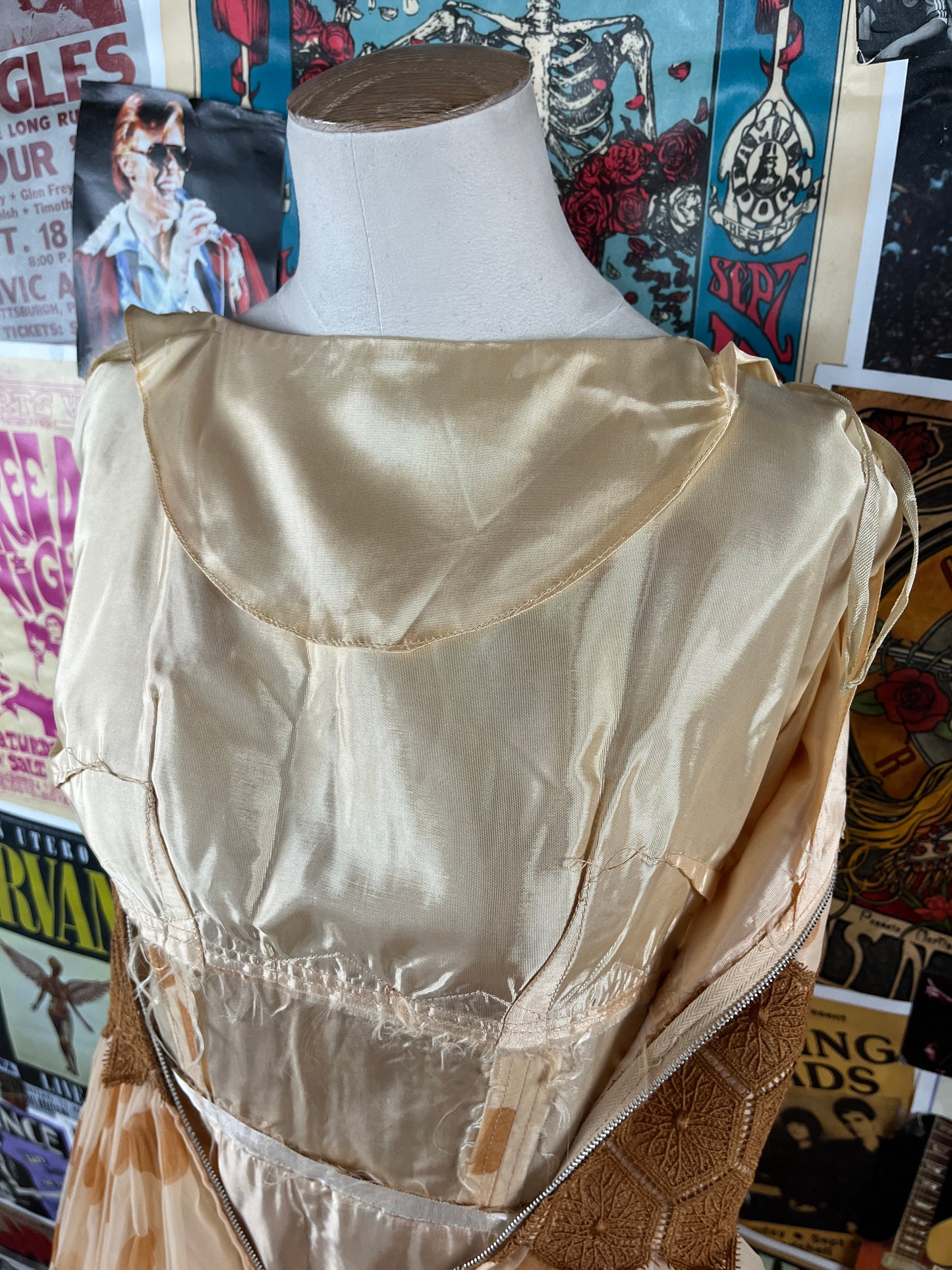 Vintage Women's 1950s Nude Polka Dot Print Lace Fit and Flare Cocktail Tea Gown Dress XS