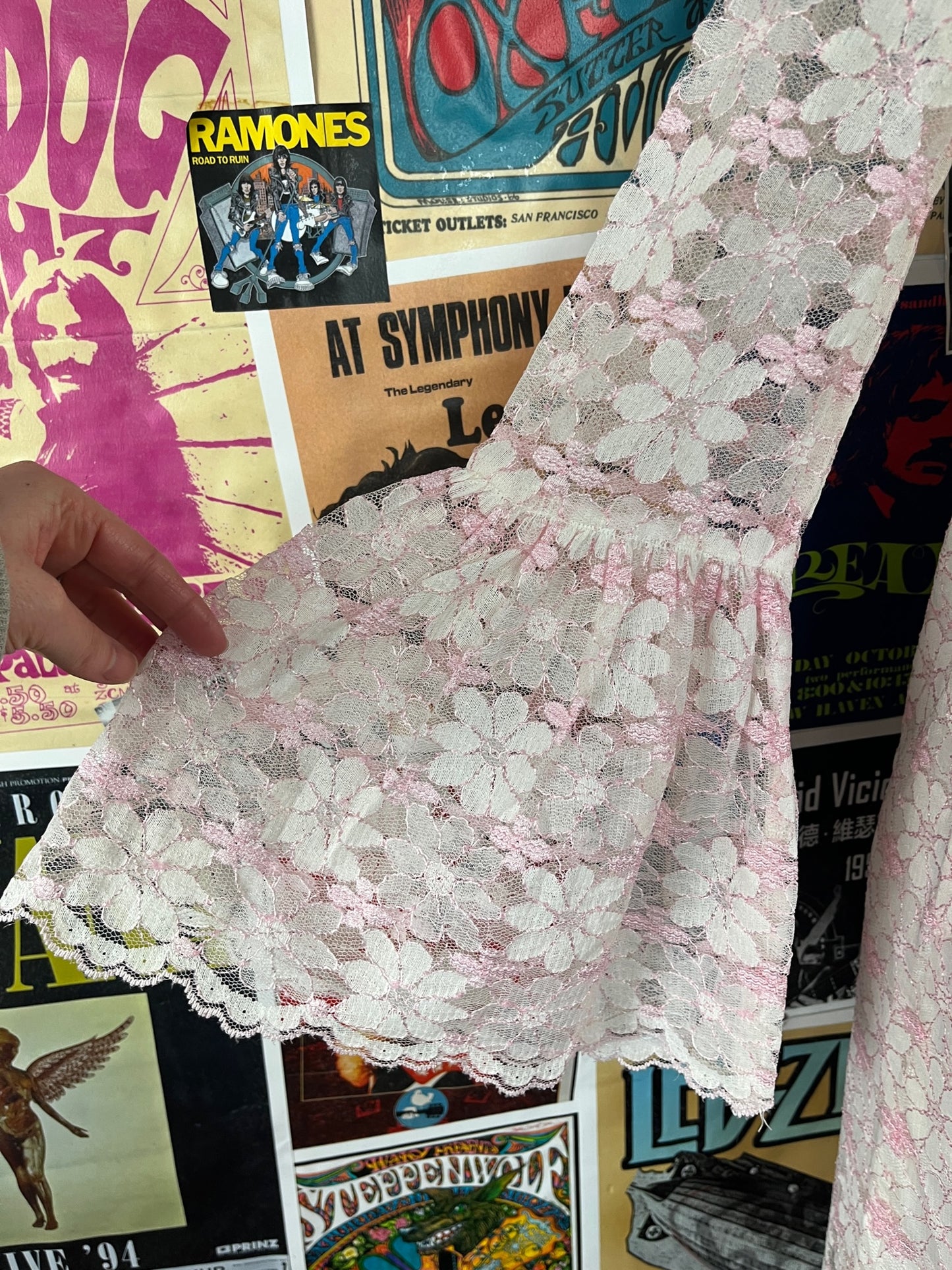 Vintage Women's 60s White Pink Floral Lace Ribbon Bell Sleeve Babydoll Mini Dress XS Retro
