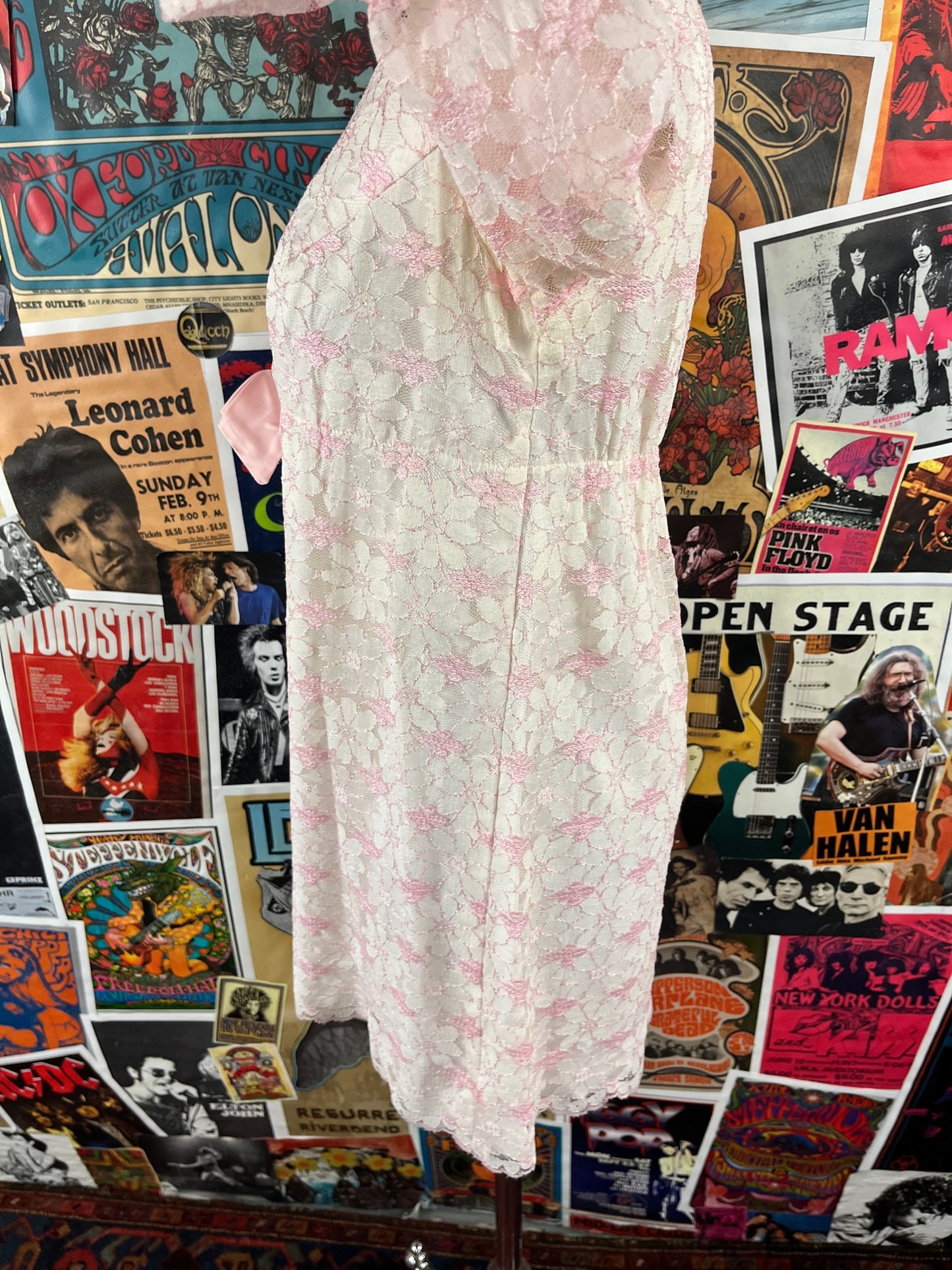 Vintage Women's 60s White Pink Floral Lace Ribbon Bell Sleeve Babydoll Mini Dress XS Retro
