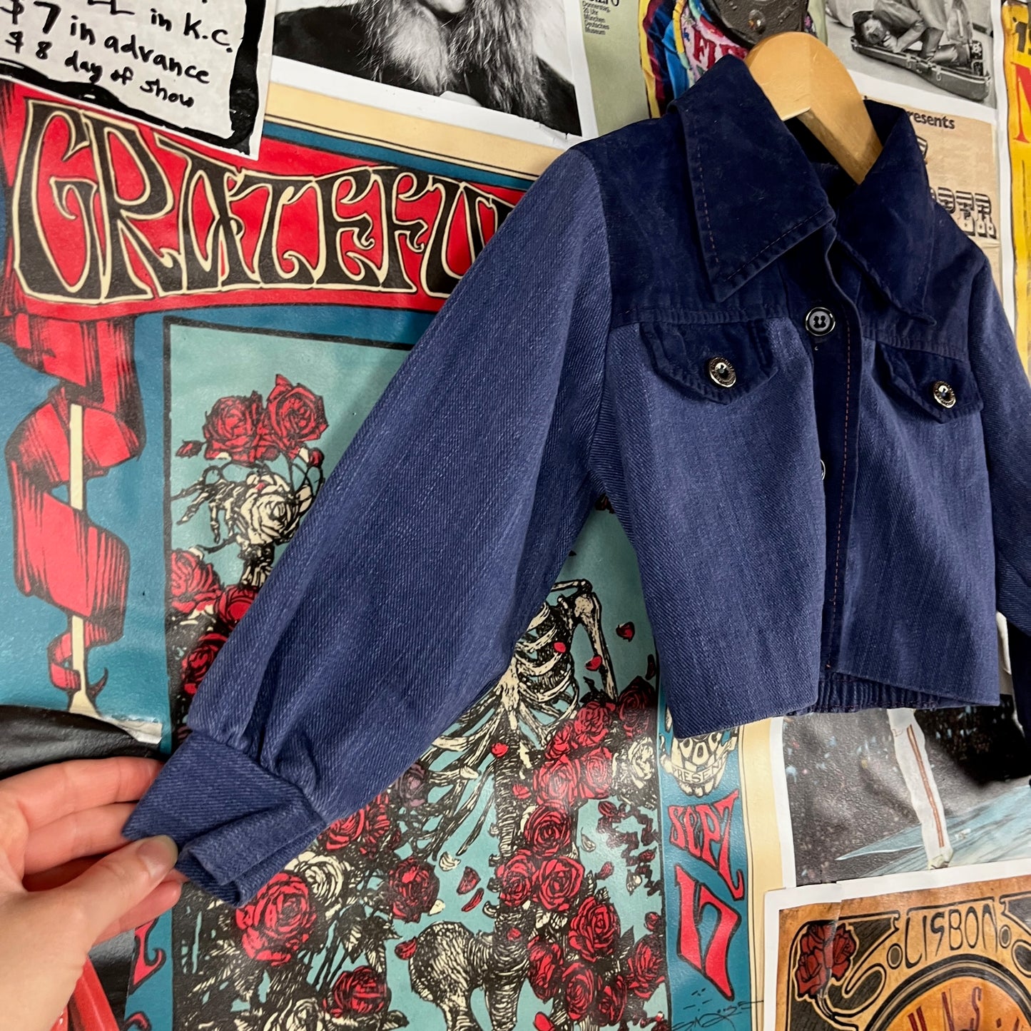 Vintage Toddler Kids Girls Retro 70s Blue Two Tone Denim Velvet Cropped Collared Button Up Shirt Shacked Jacket 4T