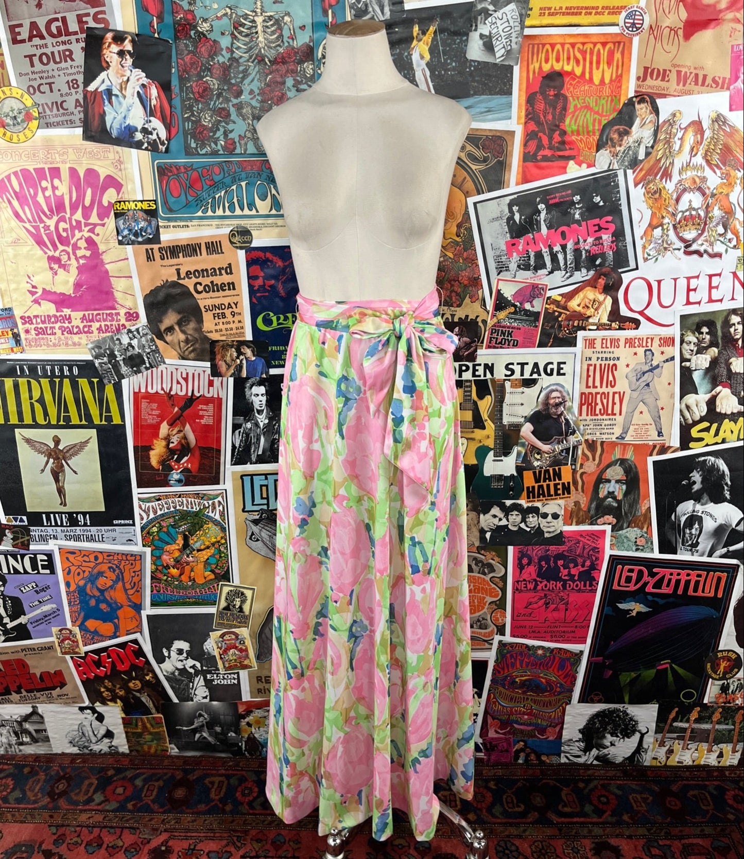 Vintage 70s womens pink floral print high waisted belted maxi skirt XS size 0 bloomcore Spring wedding guest