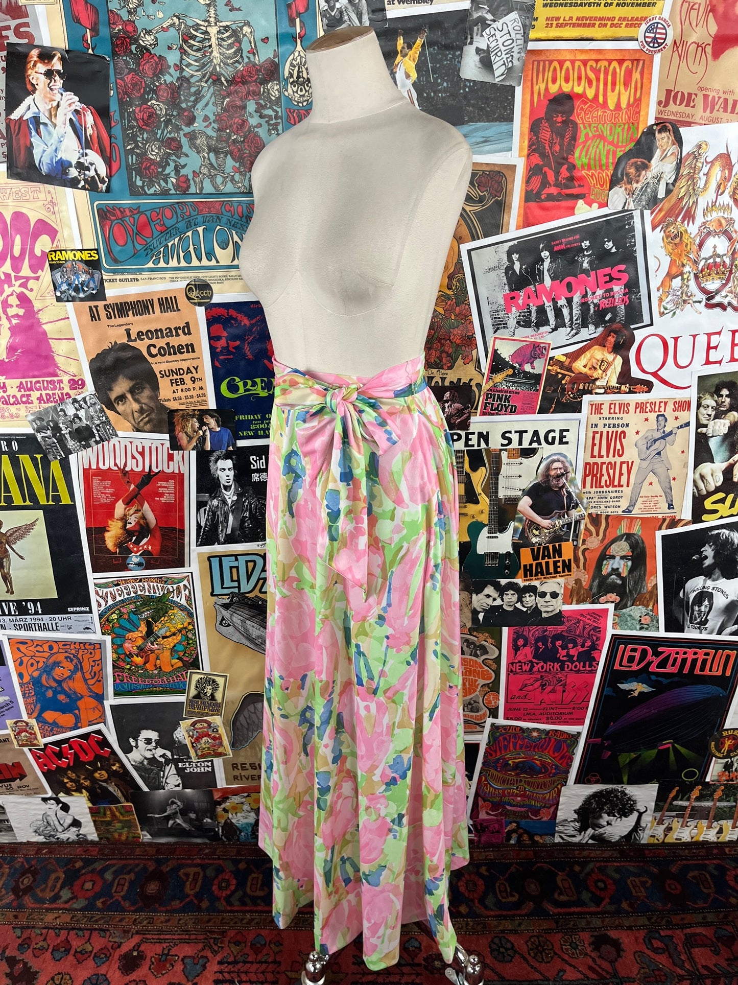 Vintage Womens 70s Pink Watercolor Floral Print High Waisted Belted Jackfin Maxi Skirt 24" Waist