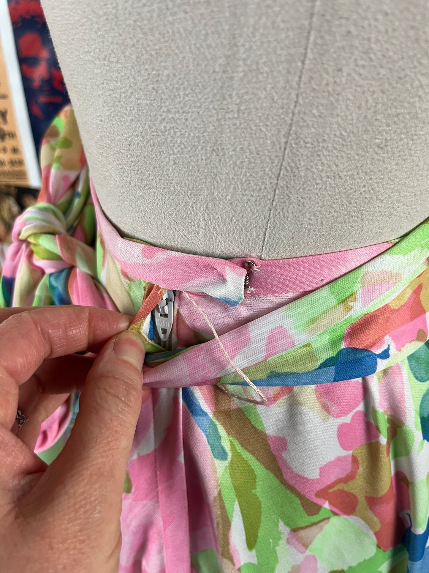 Vintage Womens 70s Pink Watercolor Floral Print High Waisted Belted Jackfin Maxi Skirt 24" Waist