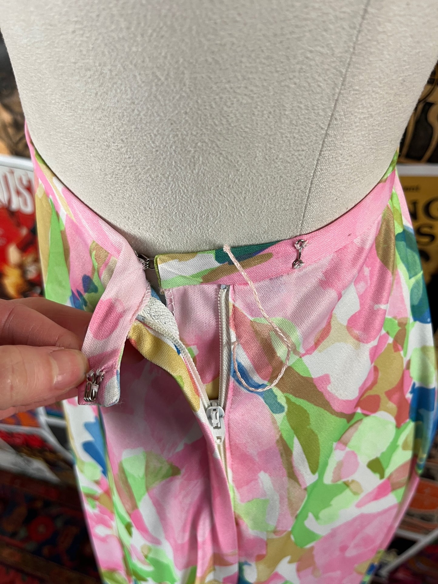 Vintage Womens 70s Pink Watercolor Floral Print High Waisted Belted Jackfin Maxi Skirt 24" Waist