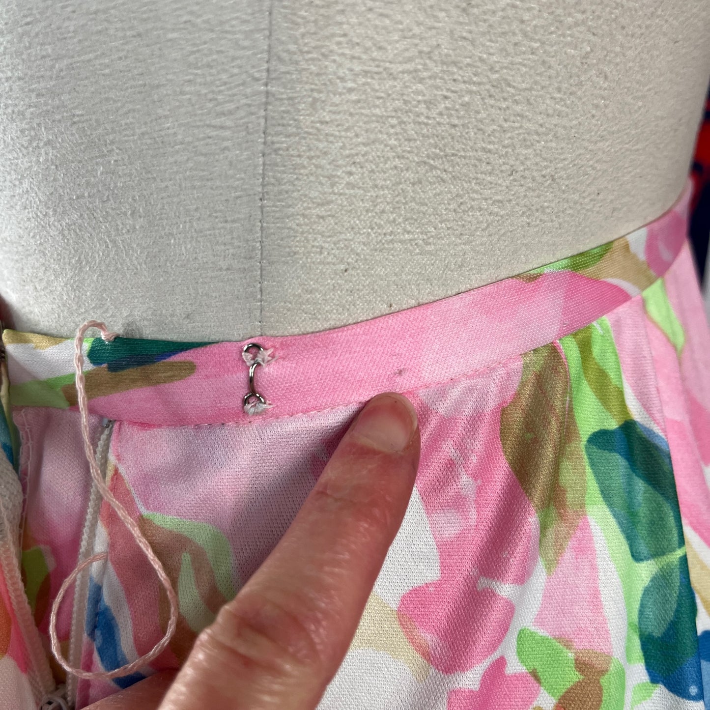 Vintage Womens 70s Pink Watercolor Floral Print High Waisted Belted Jackfin Maxi Skirt 24" Waist