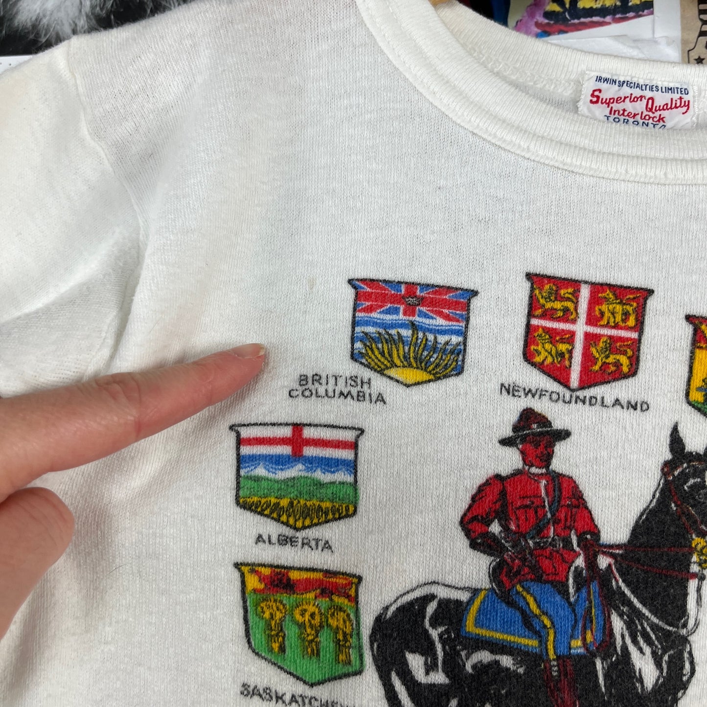 Vintage Kids 1950s-60s Jasper Park Canada Souvenir Irwin Specialties Graphic Crewneck Tee T-Shirt Size 7 Age 6-7