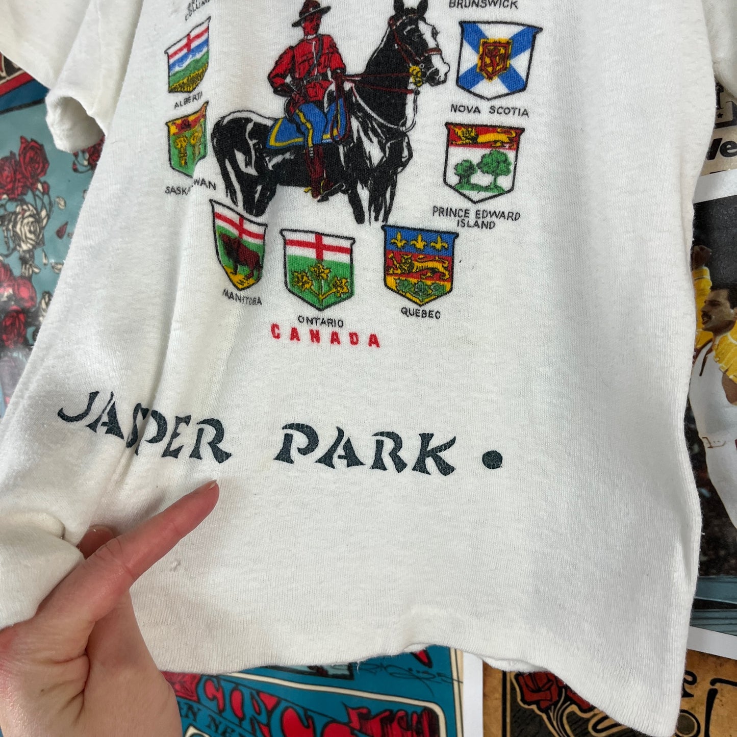 Vintage Kids 1950s-60s Jasper Park Canada Souvenir Irwin Specialties Graphic Crewneck Tee T-Shirt Size 7 Age 6-7