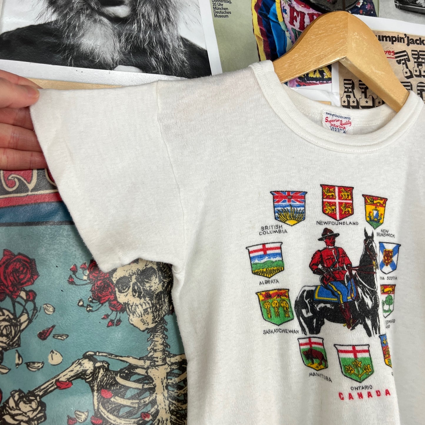 Vintage Kids 1950s-60s Jasper Park Canada Souvenir Irwin Specialties Graphic Crewneck Tee T-Shirt Size 7 Age 6-7