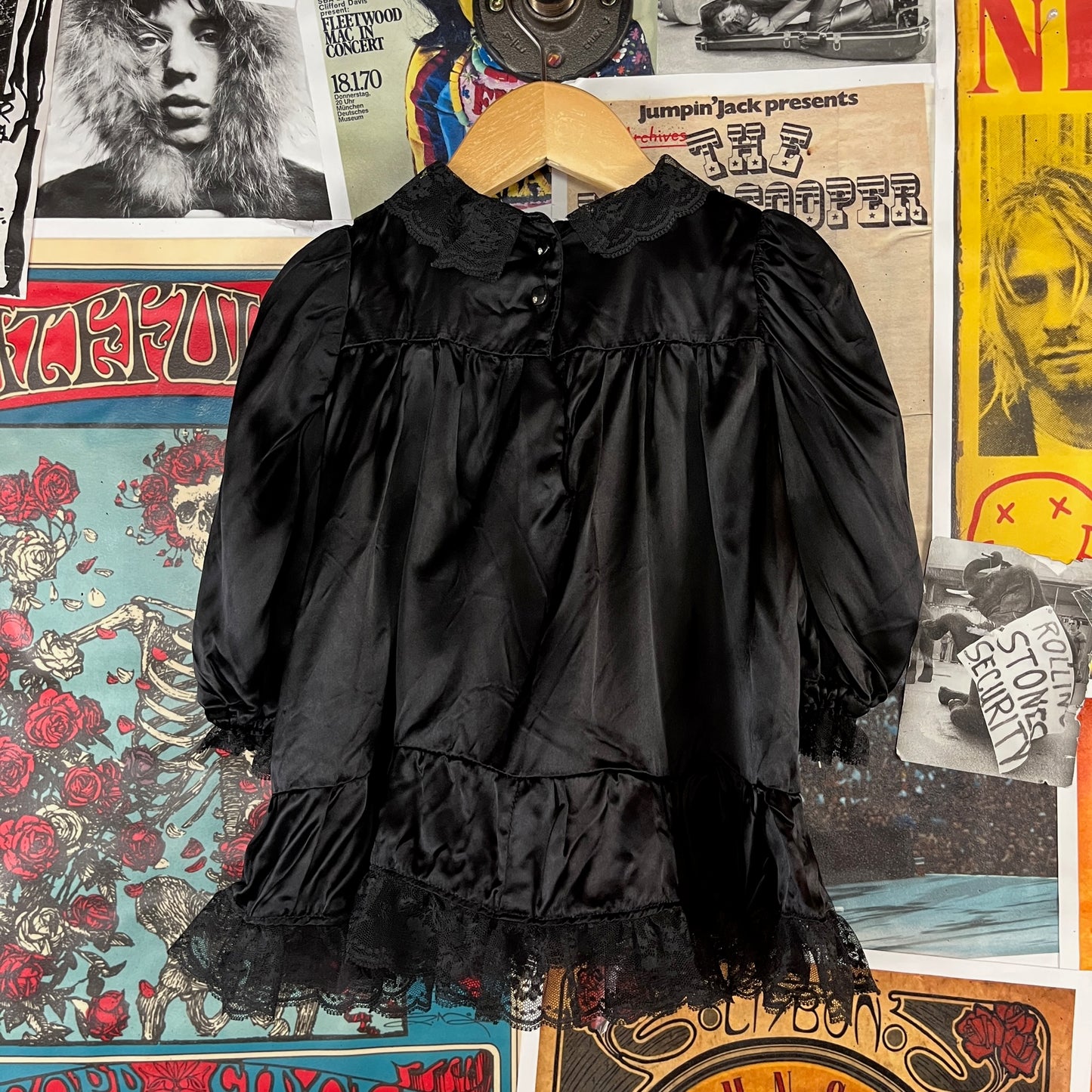 Vintage Baby Girls Kids 70s-80s Solid Plain Black Satin Balloon Sleeve Lace Trim Collared Gothic Dress 12 Months