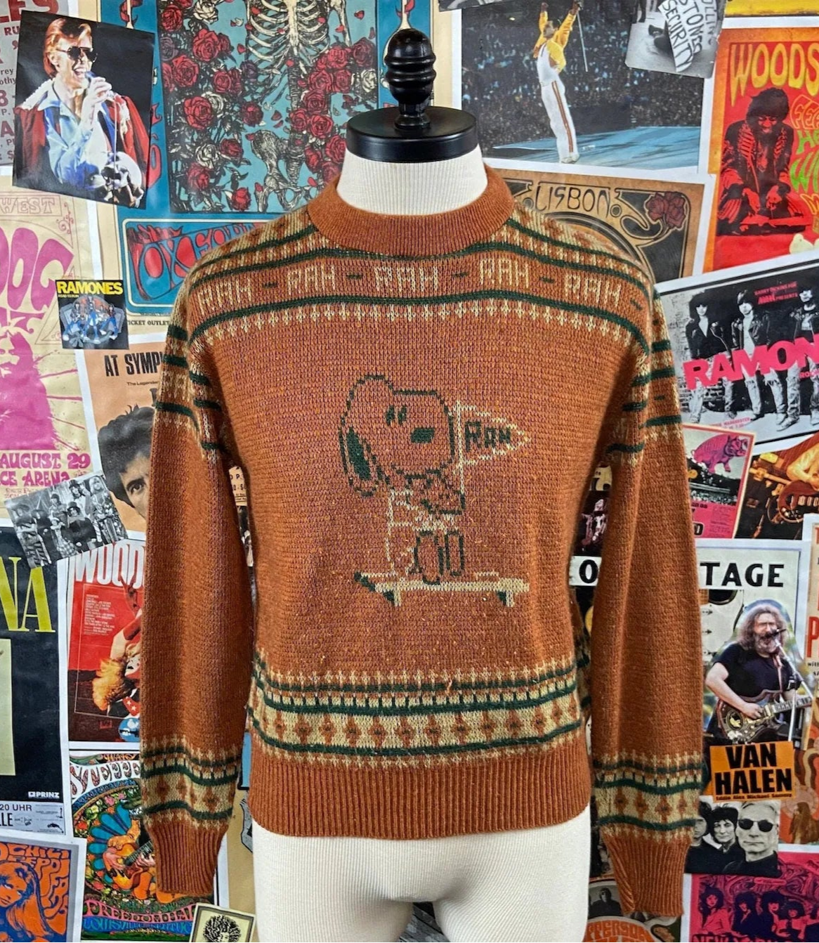 70s mens Peanuts Snoopy cartoon double sided graphic pullover crewneck knit sweater ivy league preppy style size M/L