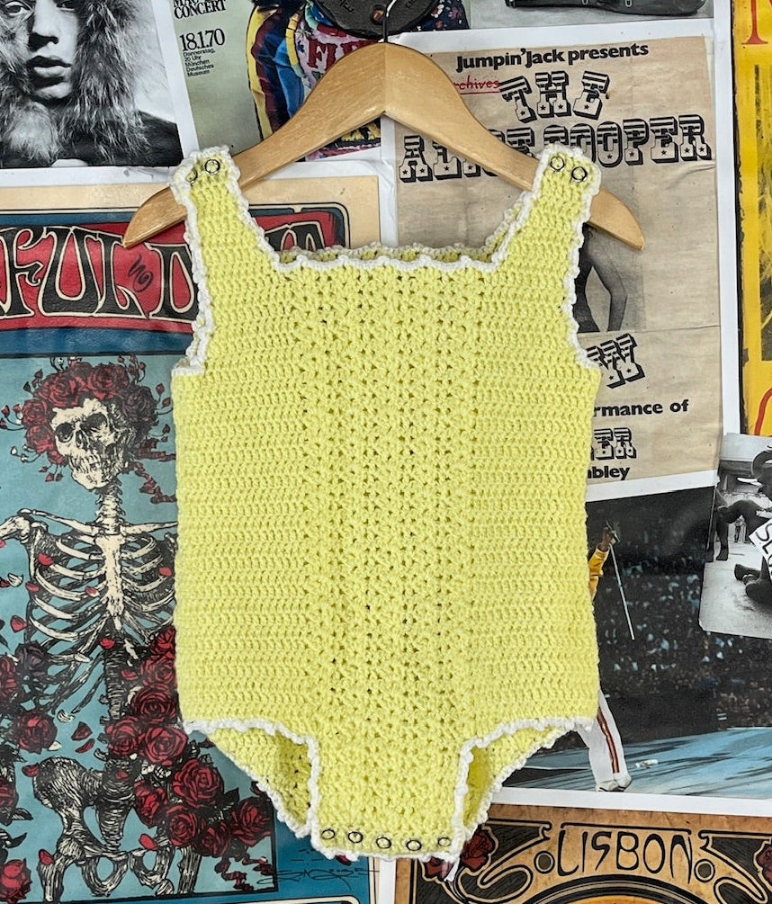 Vintage yellow hand knit 60s 70s baby girl romper playsuit 9-12 months.