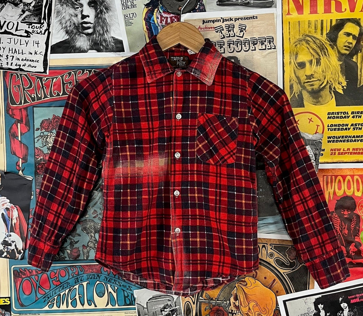 Vintage boys red 70s 80s plaid flannel button up shirt size 7 ages 6 to 7.