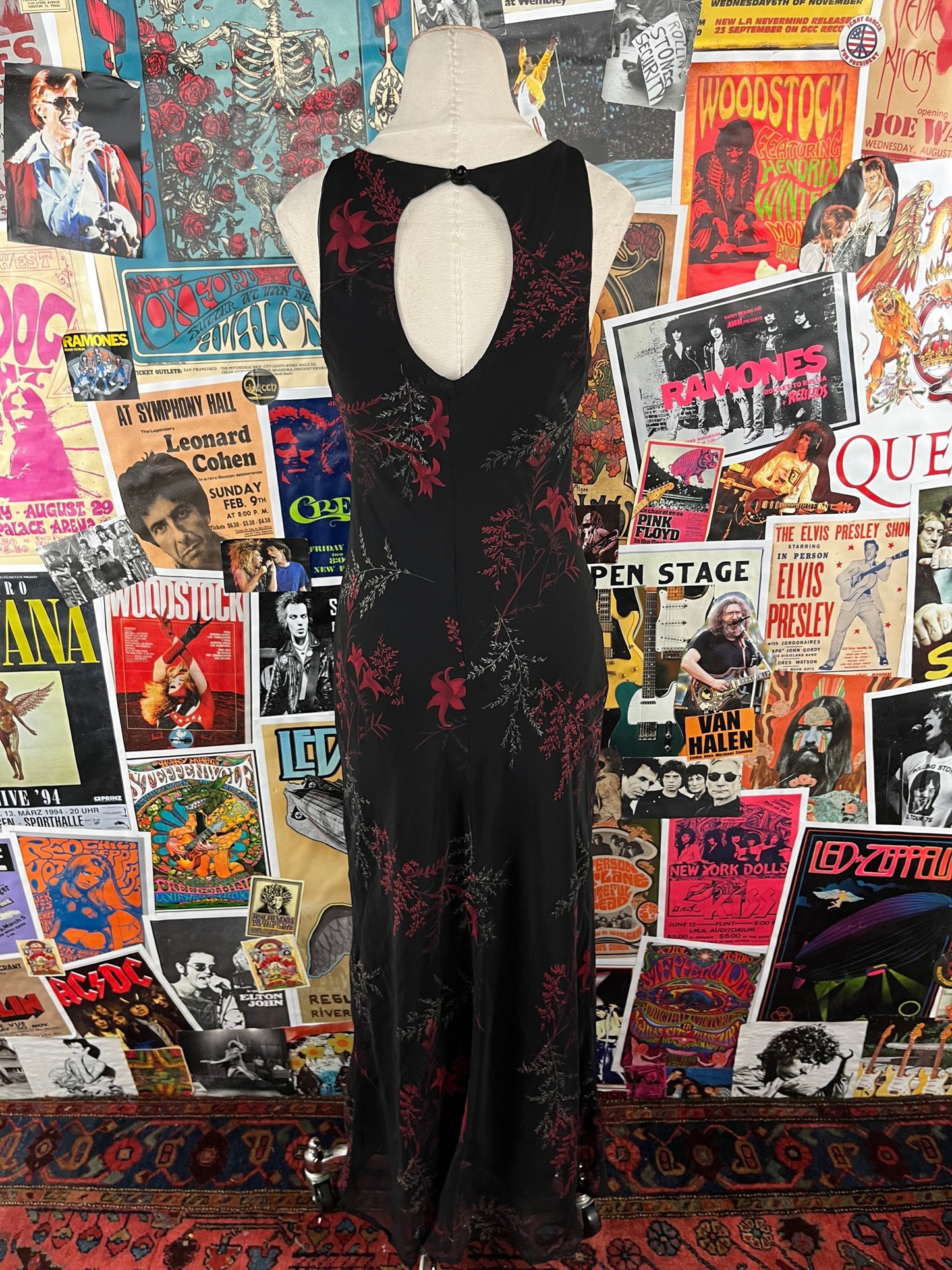 Vintage Women's 90s Black Red Gold Metallic Sparkle Botanical Floral P – Vetted Vintage