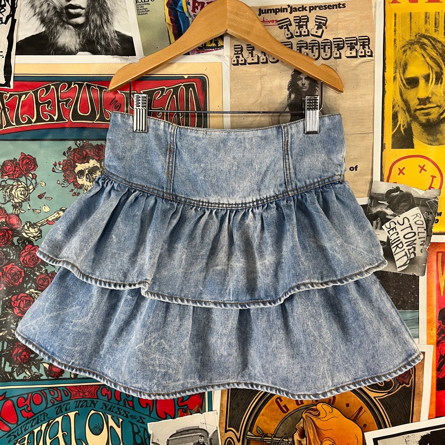 Vintage Girls Kids 90s Light Blue Acid Wash Denim Jean Elastic Ruffle Mini Skirt