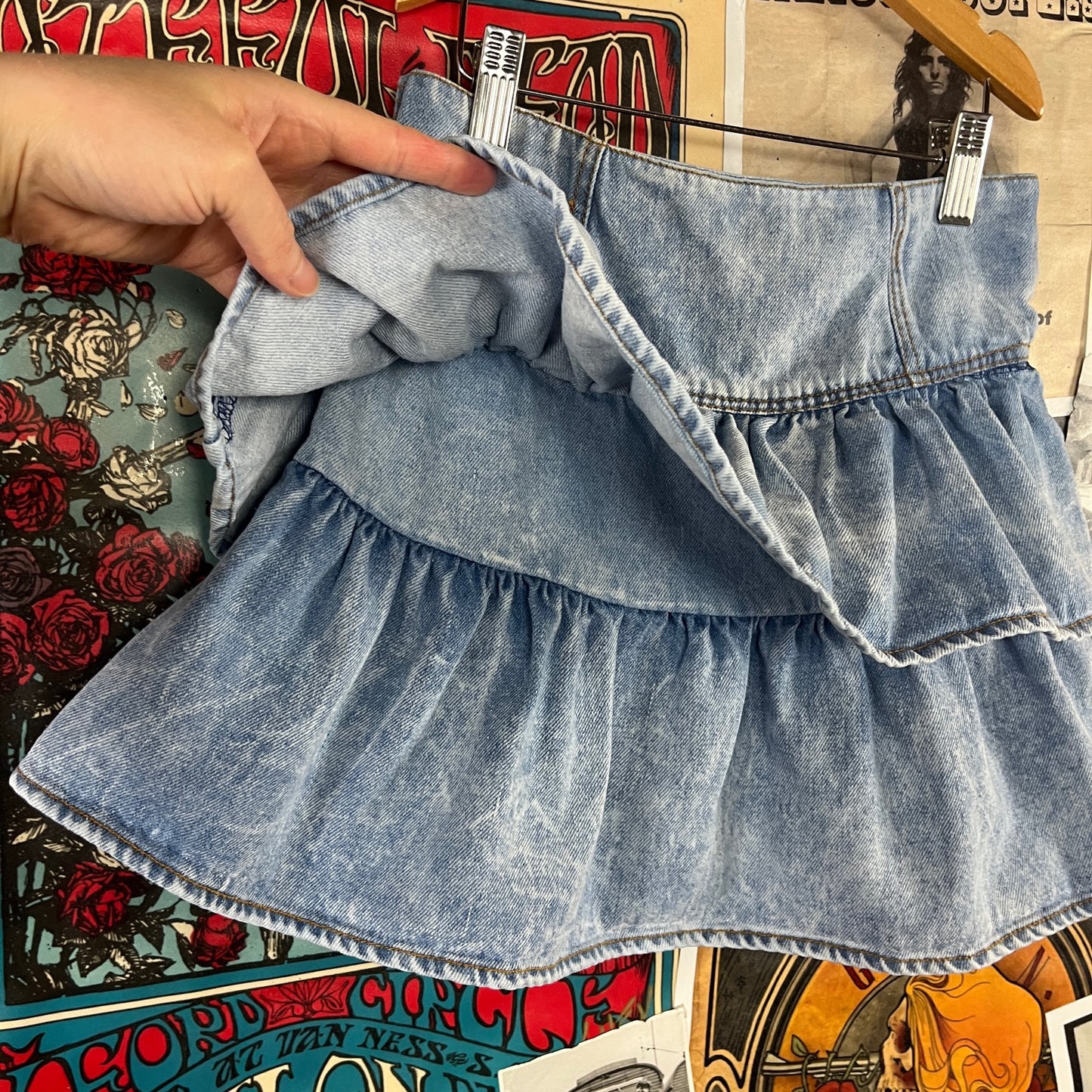 Vintage Girls Kids 90s Light Blue Acid Wash Denim Jean Elastic Ruffle Mini Skirt