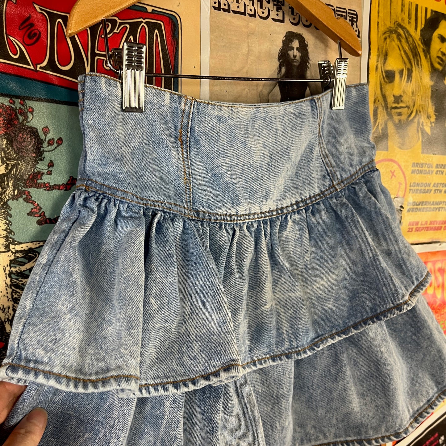 Vintage Girls Kids 90s Light Blue Acid Wash Denim Jean Elastic Ruffle Mini Skirt