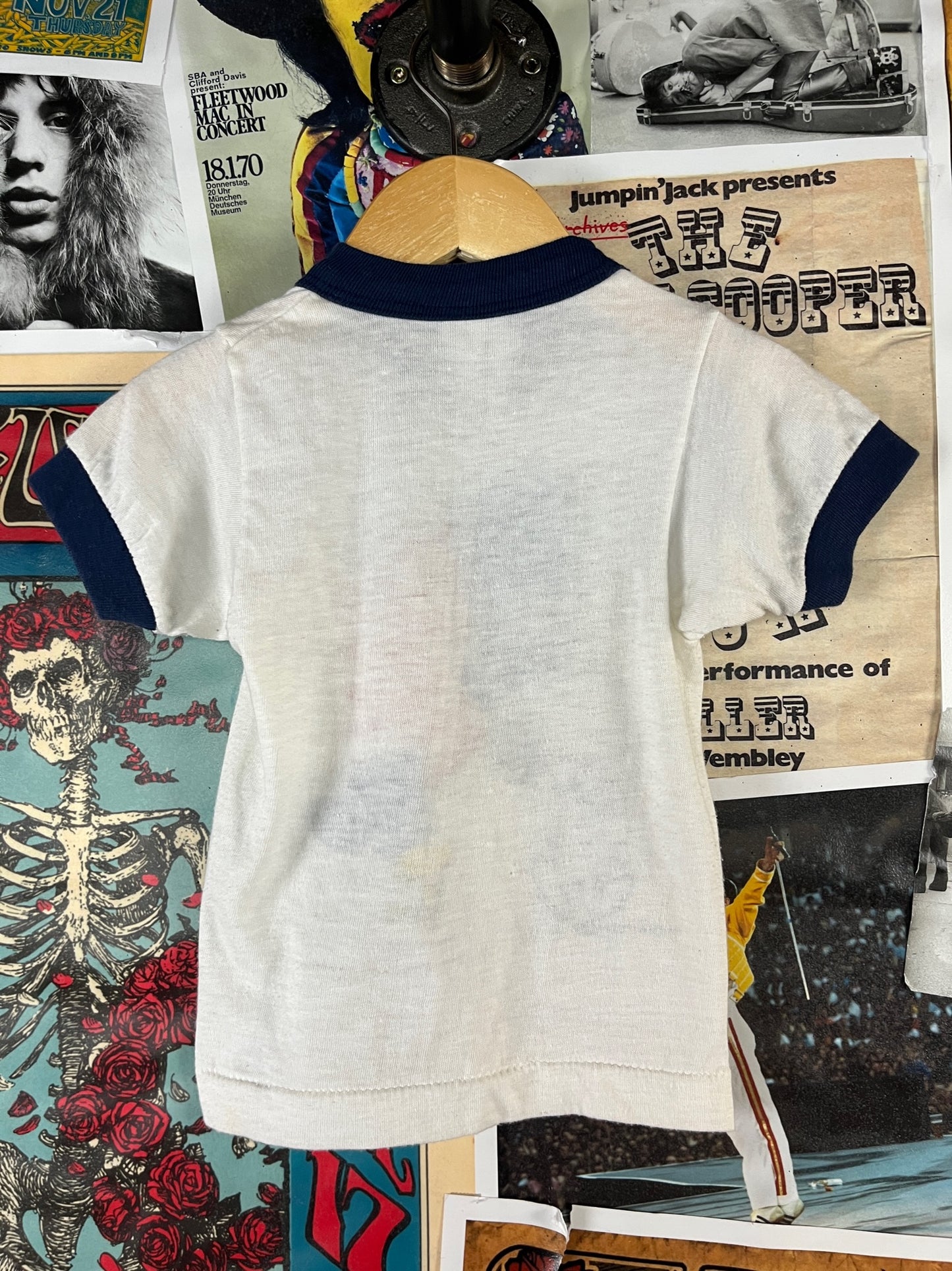 Vintage Kids 70s Snoopy Woodstock Betsey Ross American Flag Graphic Ringer T-Shirt