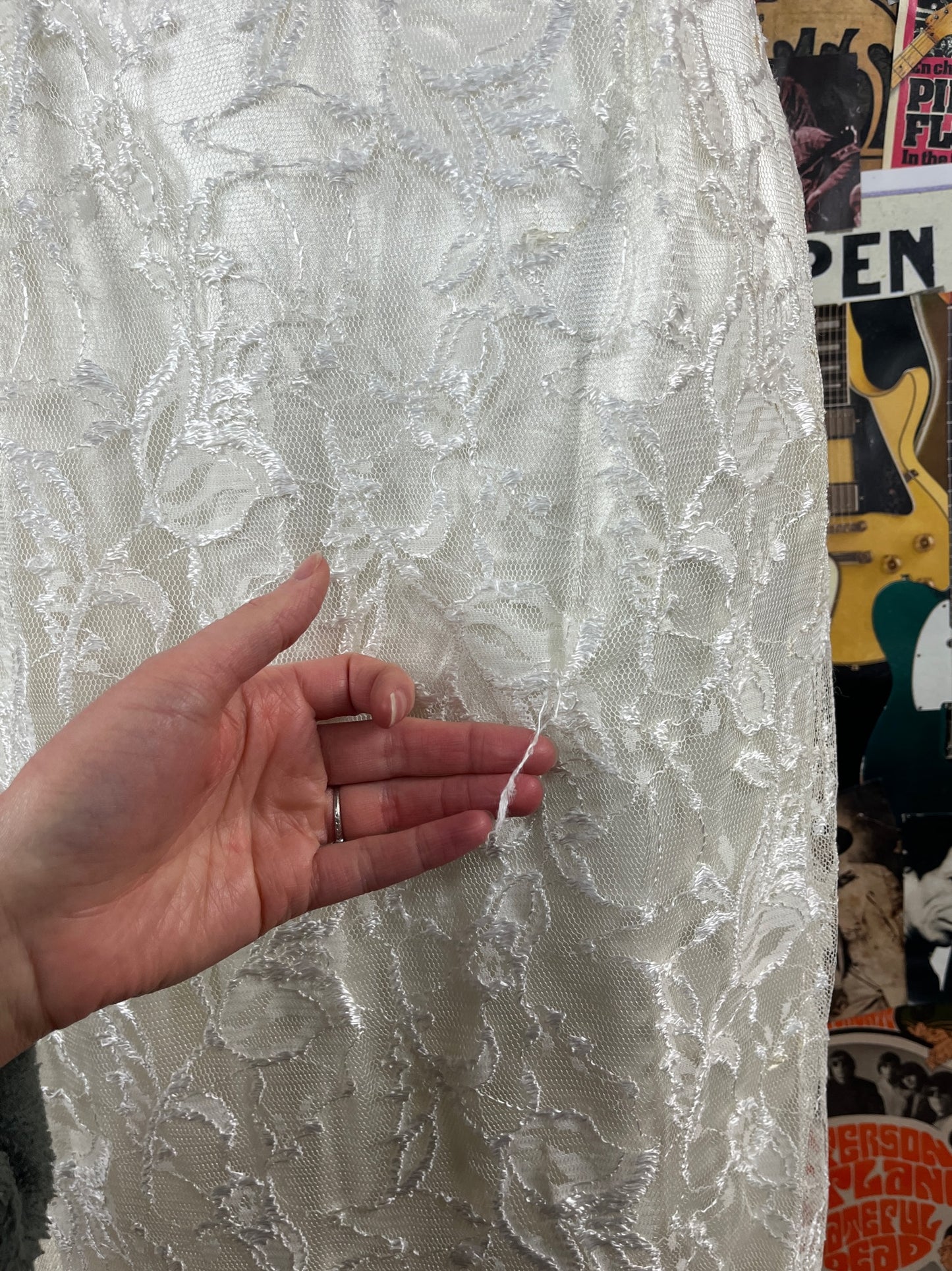 Vintage Womens 90s Ivory White Floral Lace Beaded Strap Sleeveless Backless Boatneck Scott McClintock Wedding Evening Prom Dress XS