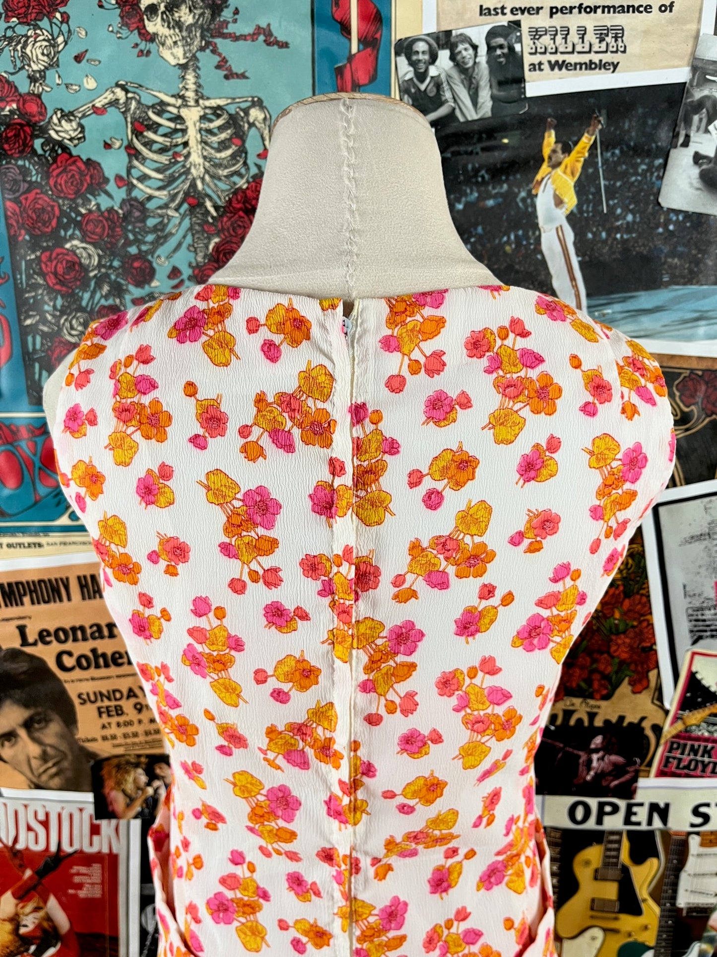 Vintage Women's 60s White Pink Floral Print Sleeveless Belted Sheath Mini Dress XS