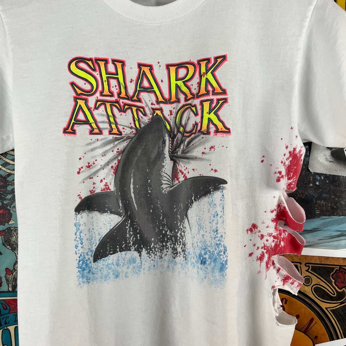 Vintage Kids 90s White Neon Shark Attach Miami Florida Oneita Graphic Souvenir T-Shirt Size 14/16 Age 10-12