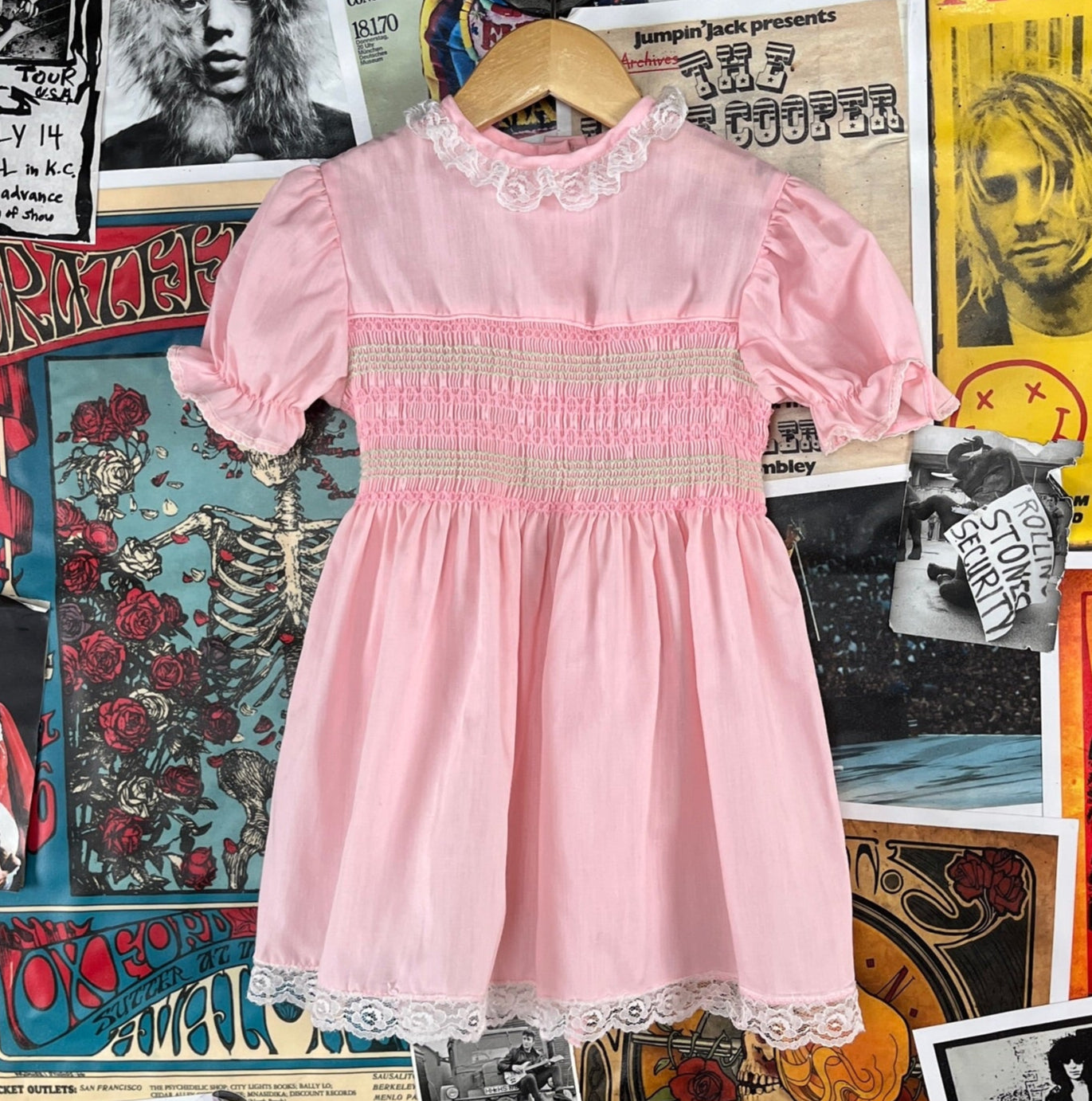 Vintage toddler grls 70s pink smocked lace trim puff sleeve Sunday best Easter dress by Sears. Size 4T toddler age 3-4.