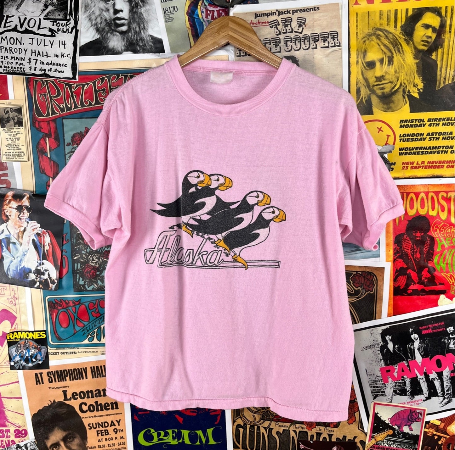 Vintage 80s Pink Alaska Puffins souvenir graphic t-shirt unisex. 