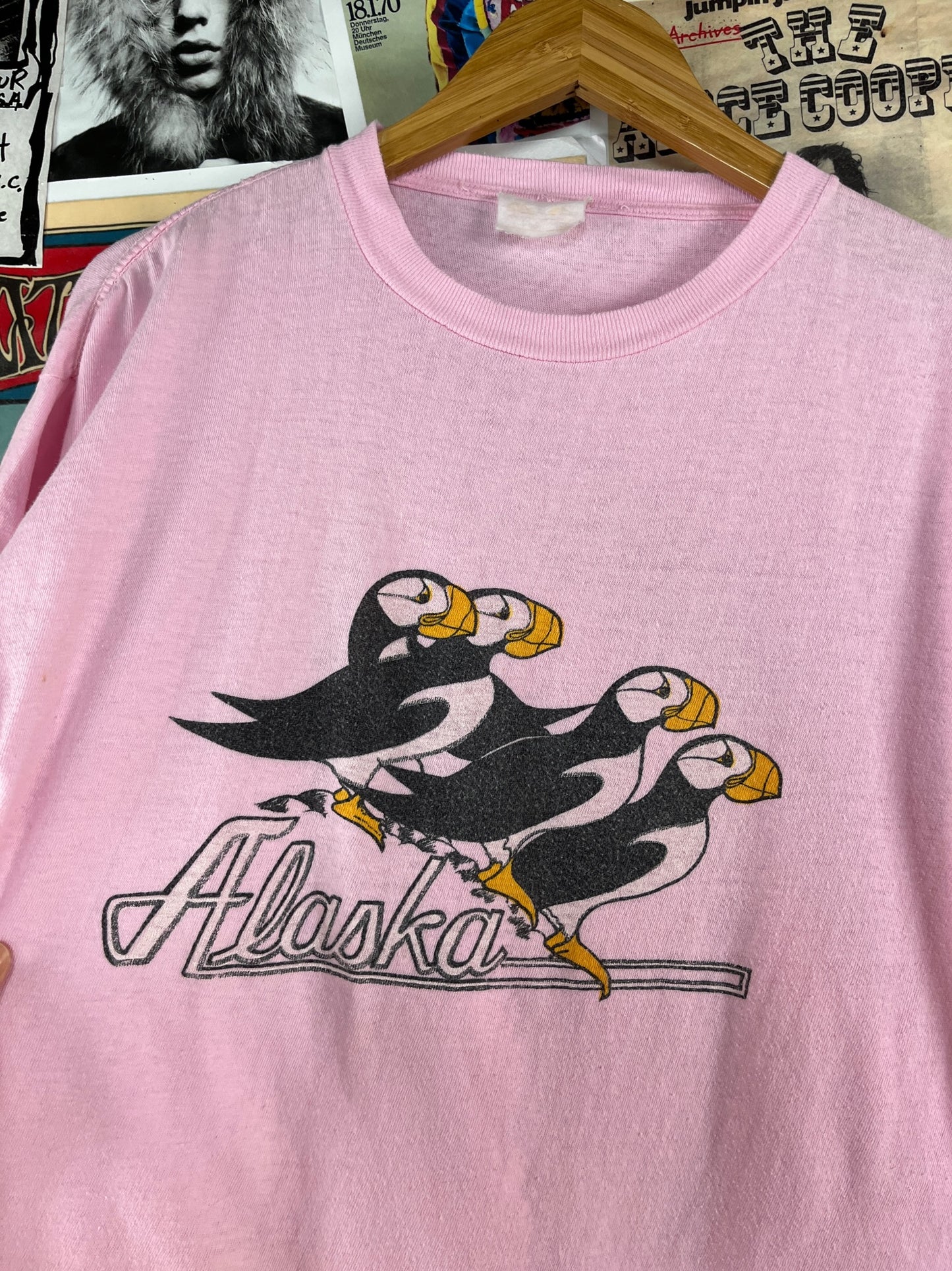 Vintage 70s-80s Pink Alaska Puffin Wildlife Short Sleeve Graphic Souvenir T-Shirt Unisex Adult S/M