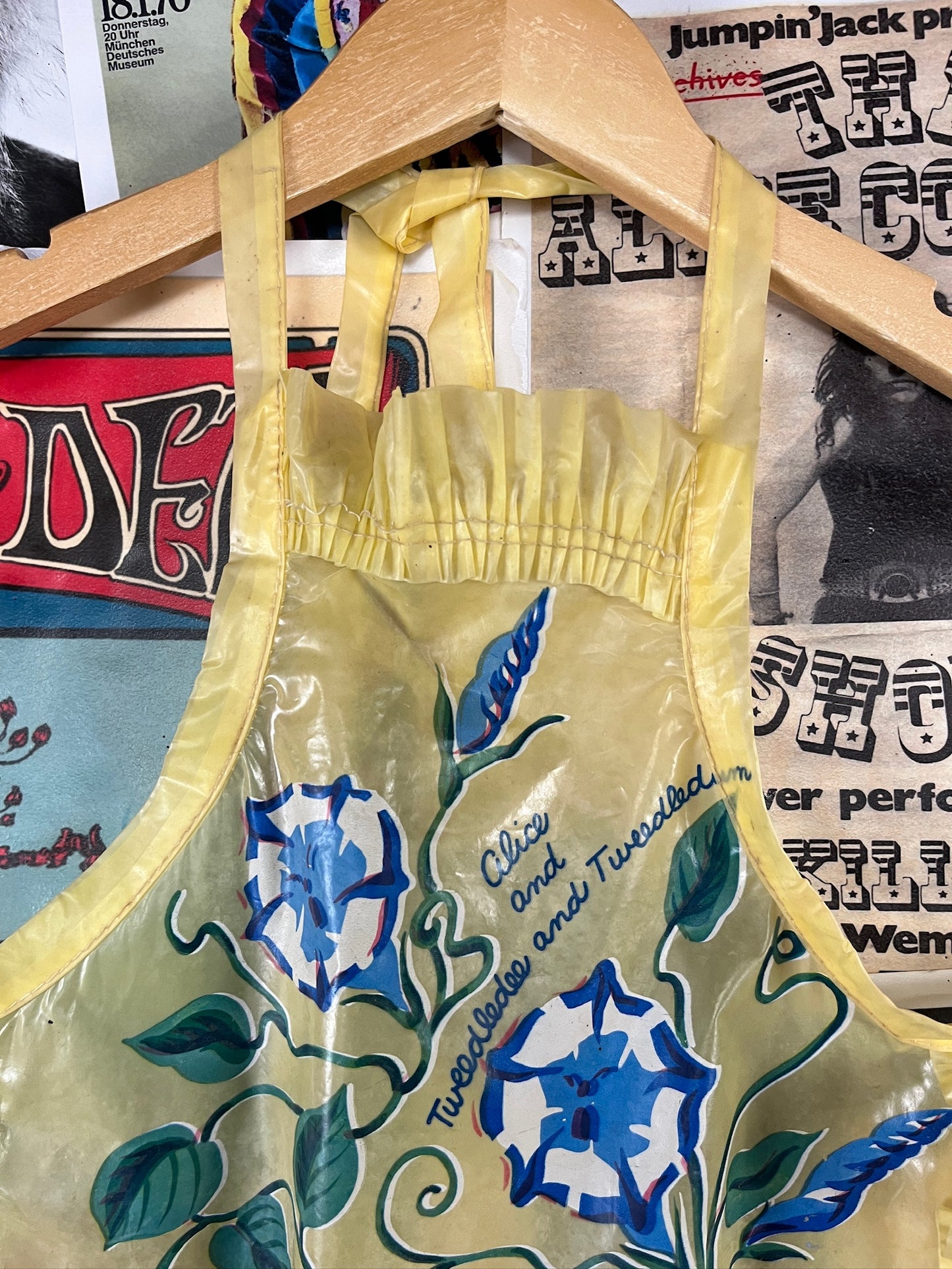 Vintage Toddler Girls Kids 50s Walt Disney Alice in Wonderland Vinyl Apron 4T