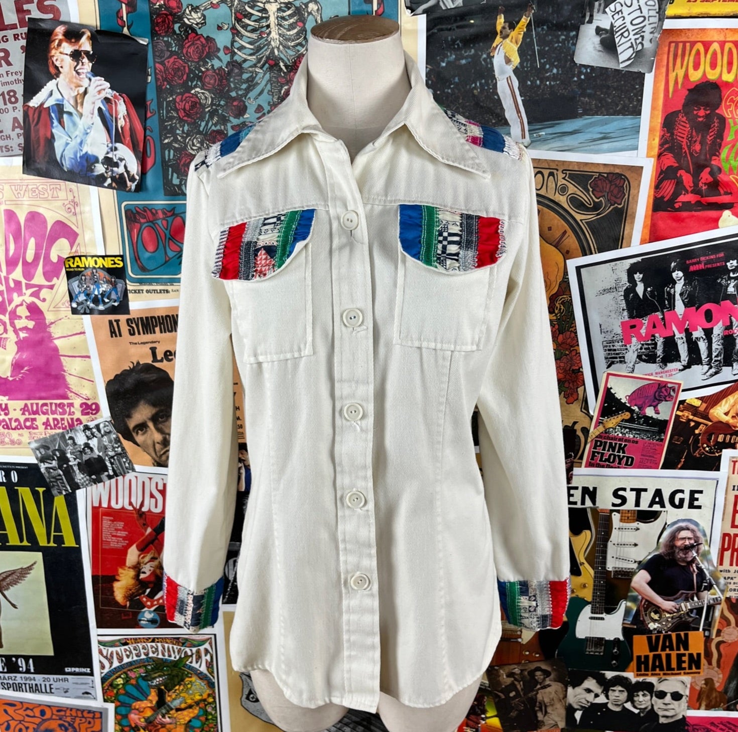 Vintage 70s womens beige colorful smocked patchwork print long sleeve hippie folk blouse shirt XS. 