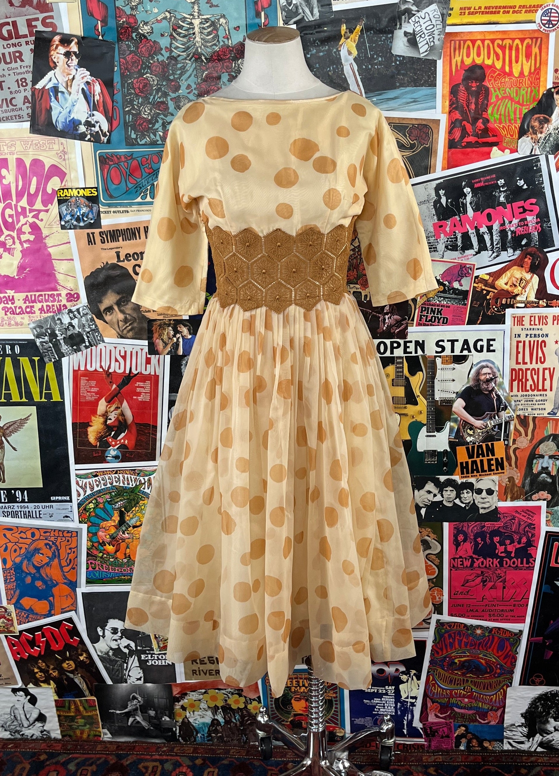 Vintage retro womens 1940s-50s polka dot fit and flare tea dress. 