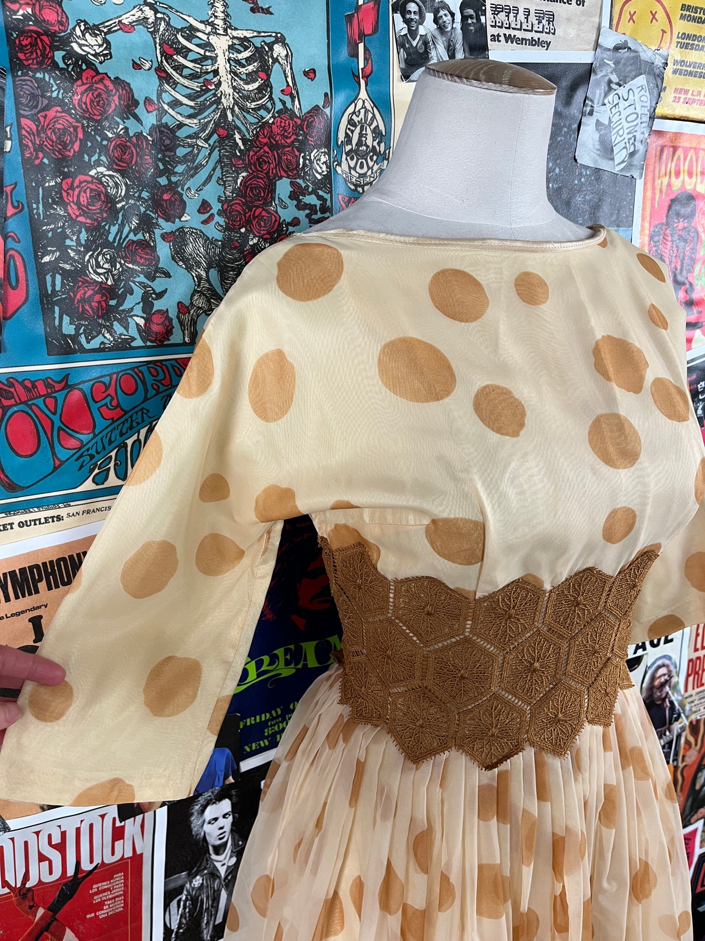 Vintage Women's 1950s Nude Polka Dot Print Lace Fit and Flare Cocktail Tea Gown Dress XS