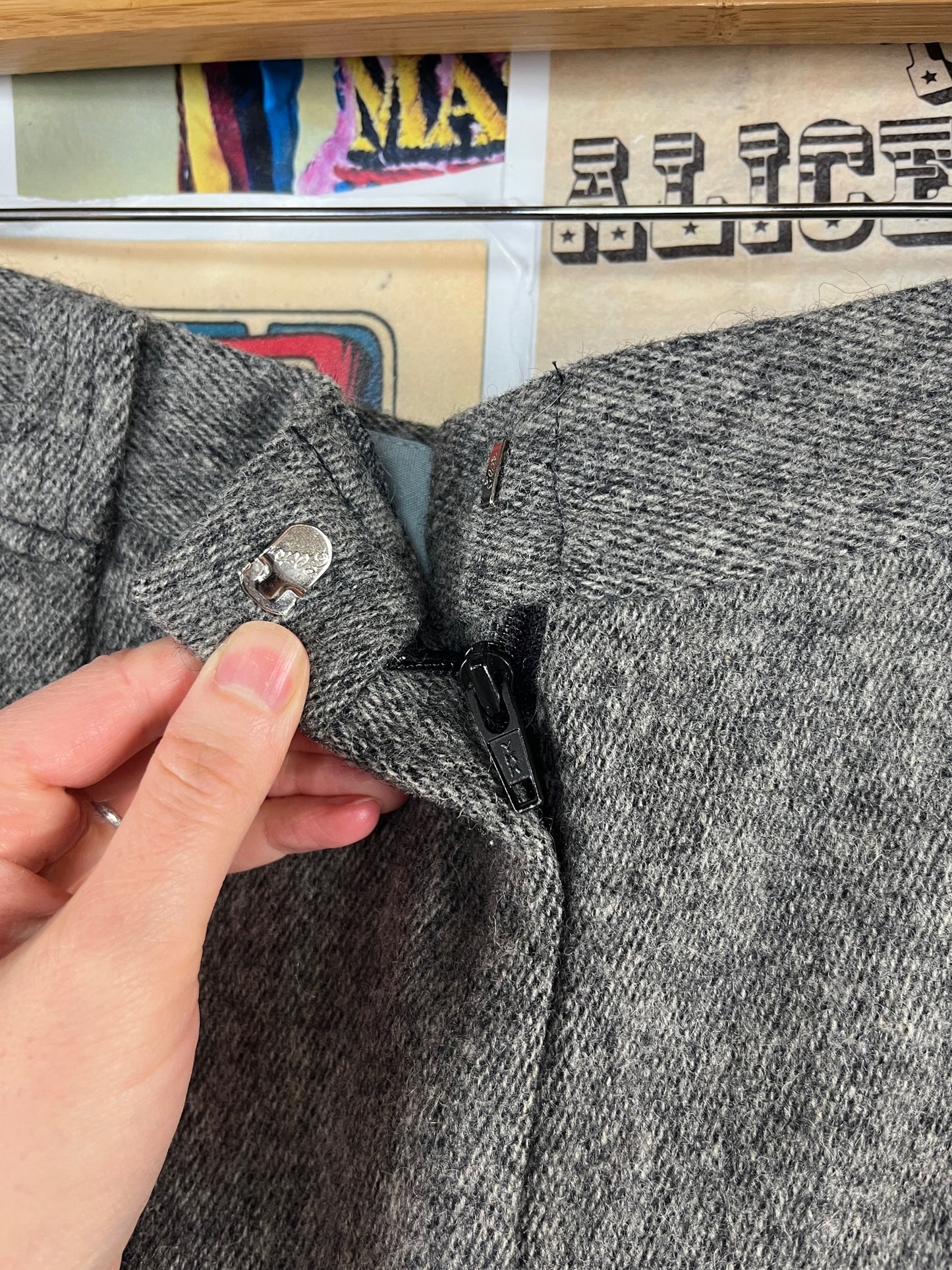 Vintage Women's 80s-90s Gray Tweed Woolrich Cropped Equestrian Style Breeches Trouser Pants 28" Waist