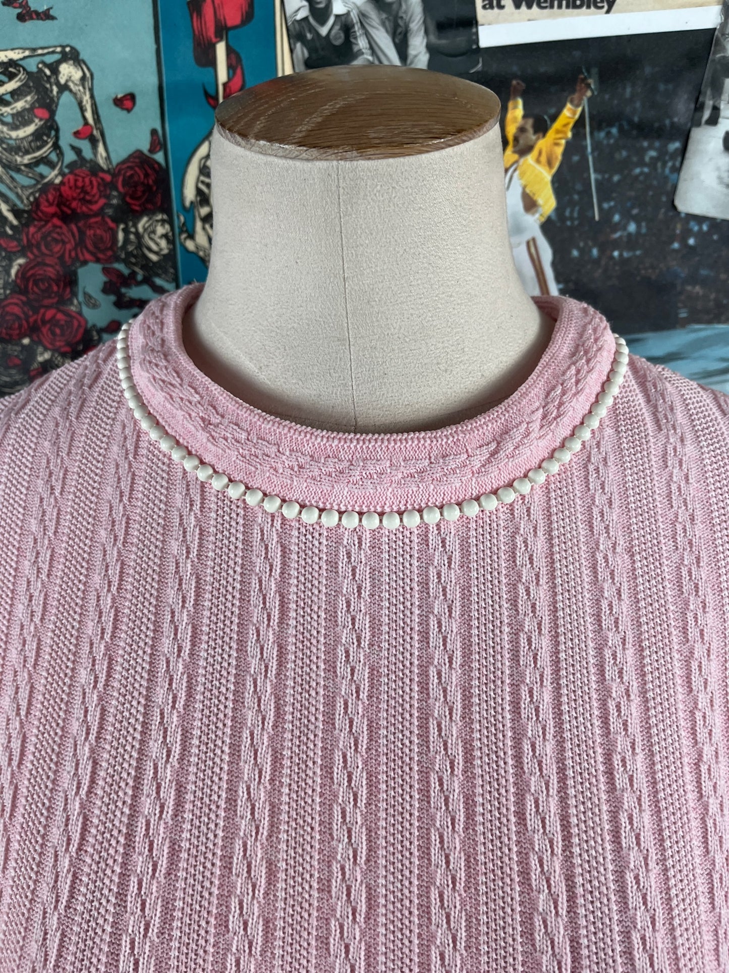 Vintage Women's 60s Pink Knit Leslie Fay Retro Glam Belted Short Sleeve Pearl Beaded Dress XS/S