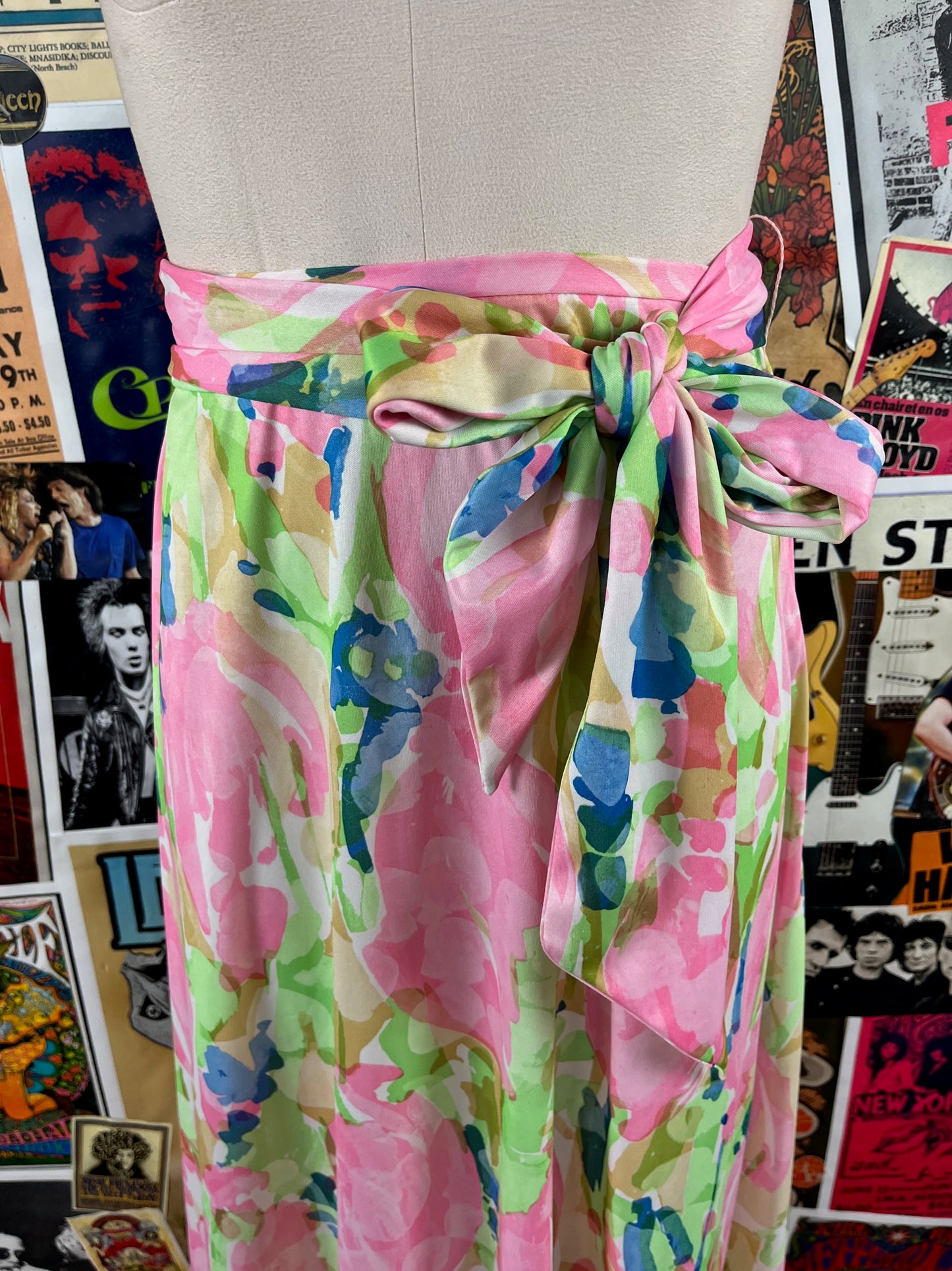 Vintage Womens 70s Pink Watercolor Floral Print High Waisted Belted Jackfin Maxi Skirt 24" Waist