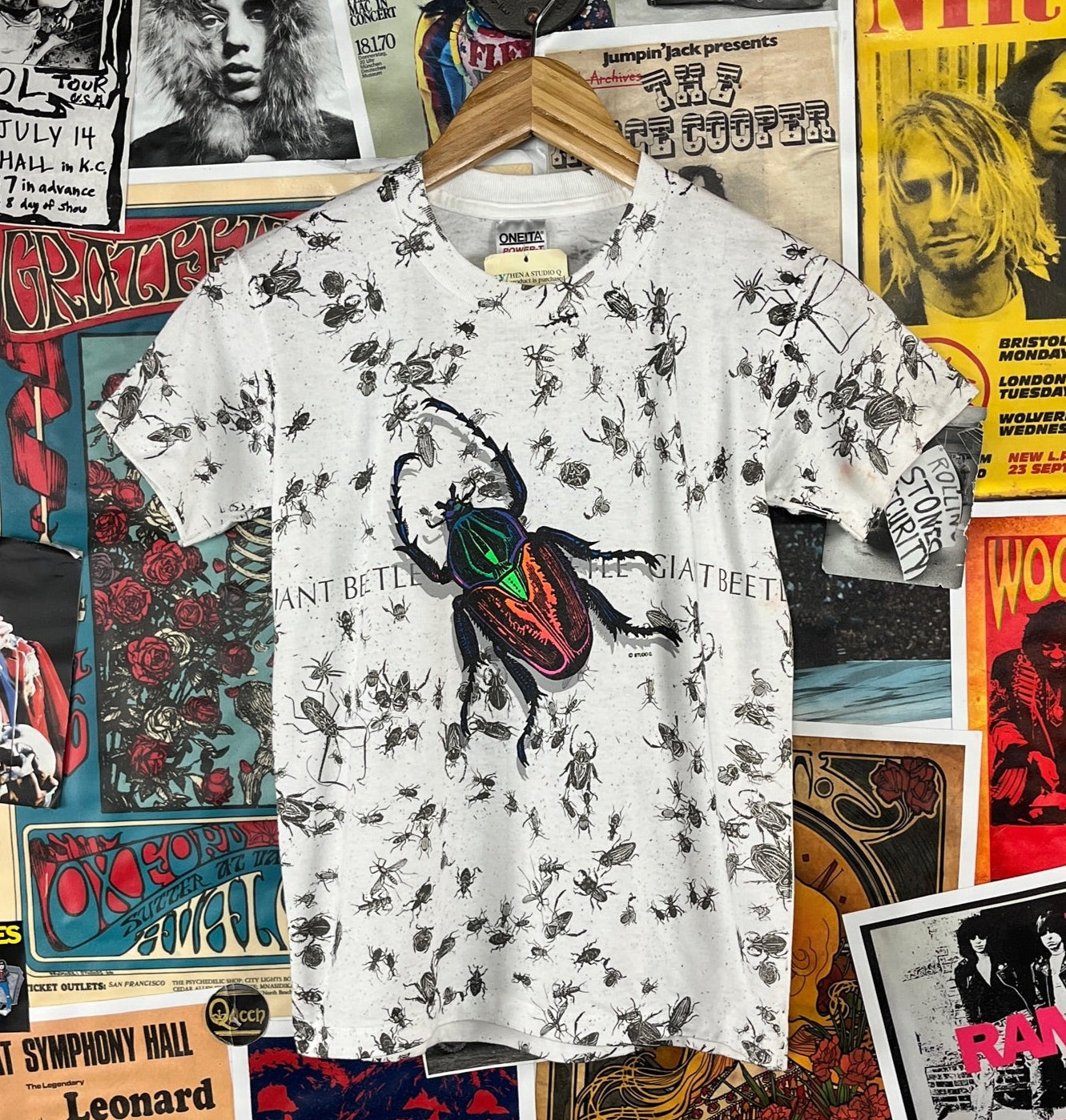 Vintage boys kids 90s all over print beetle spiders bugs entomology all cotton graphic t-shirt age 10-11. Made in the USA. 